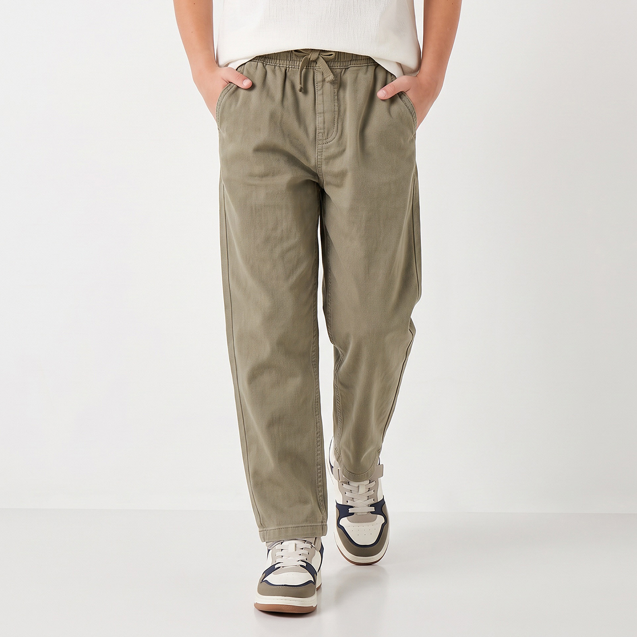بنطلون قطن بخصر مطاطي ورباط إغلاق وجيوب من جونيورز-boys-clothing-bottoms-jeansandtrousers-image-1