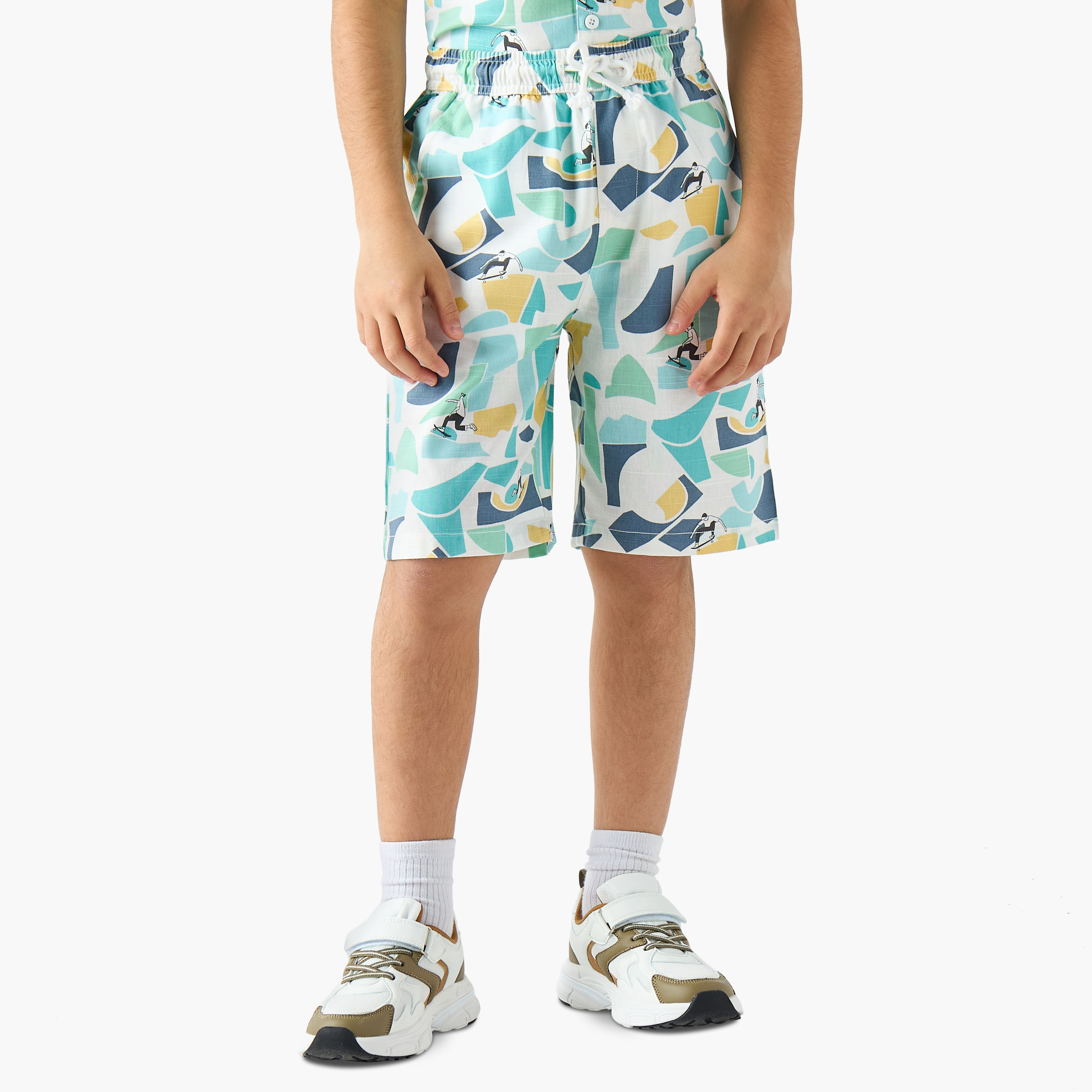 Juniors Camp Collar Short Sleeves Shirt and Shorts Set with Abstract Print-boys-clothing-setsandcoords-image-3