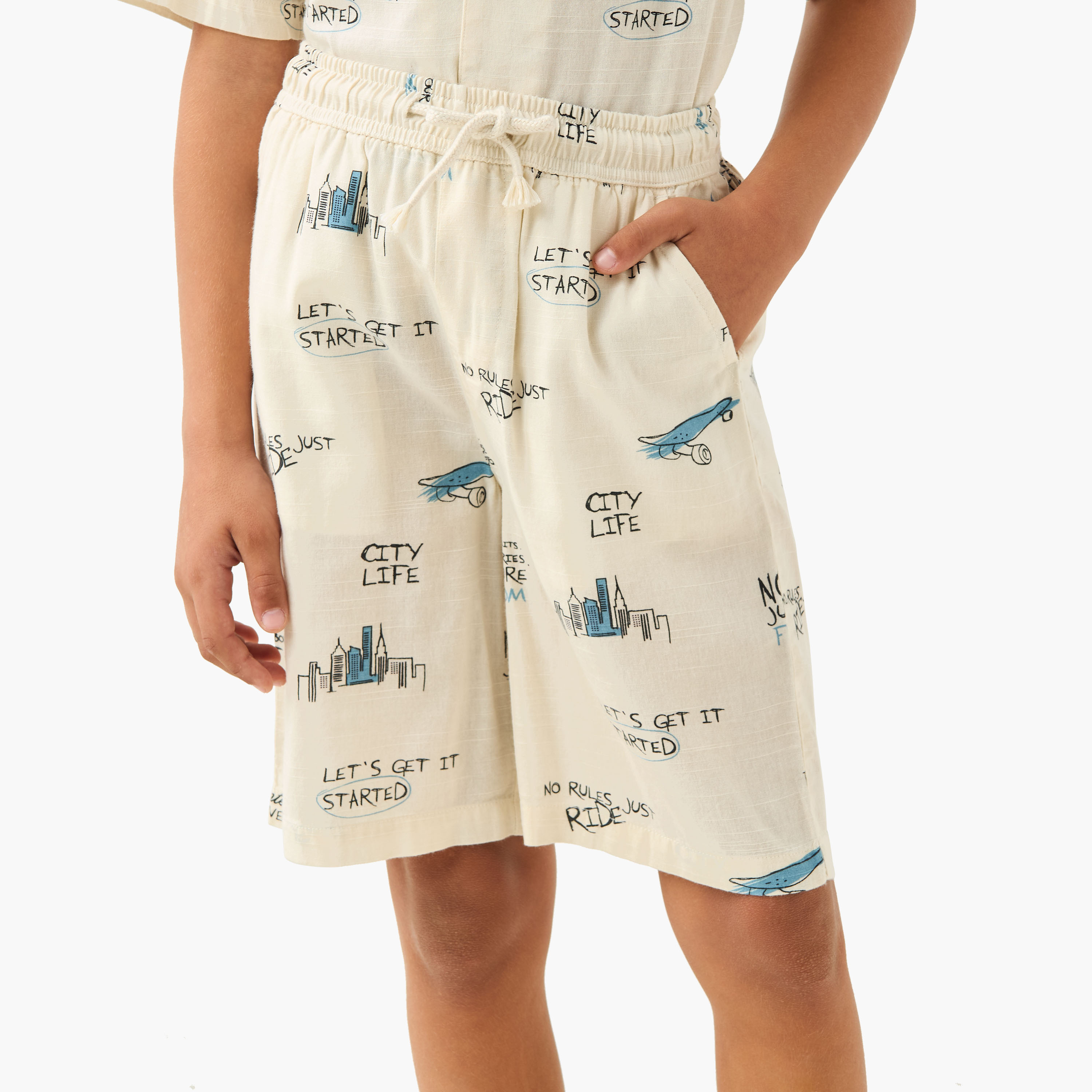 طقم شورت وقميص بياقة كامب وأكمام قصيرة وطبعات من جونيورز-boys-clothing-setsandcoords-image-3