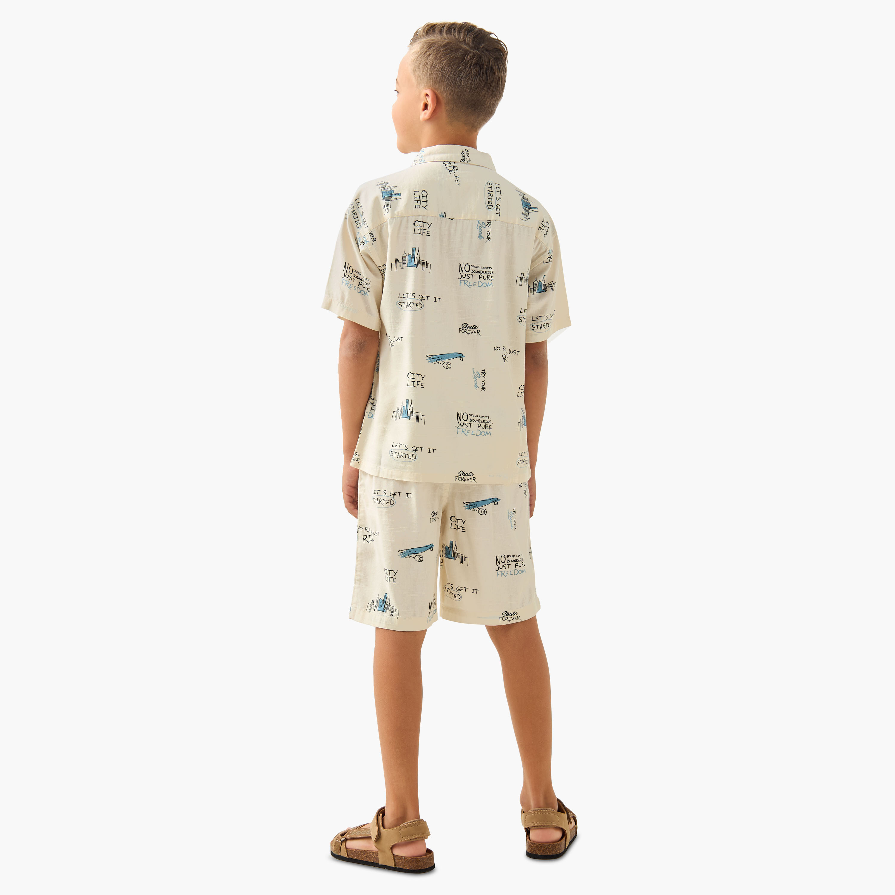 طقم شورت وقميص بياقة كامب وأكمام قصيرة وطبعات من جونيورز-boys-clothing-setsandcoords-image-4