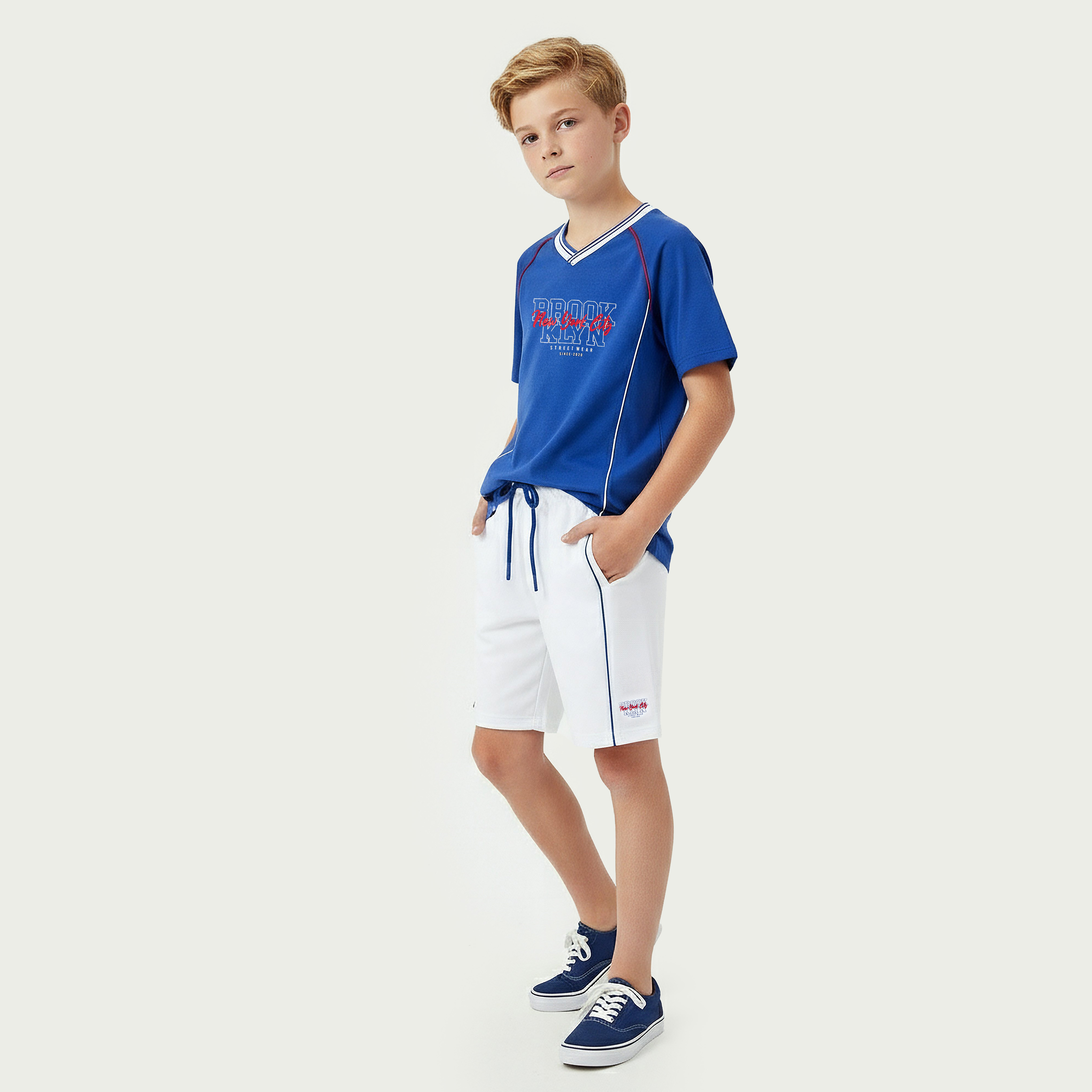 طقم شورت وتيشيرت برقبة V وأكمام قصيرة وطبعات من جونيورز-boys-clothing-setsandcoords-image-4