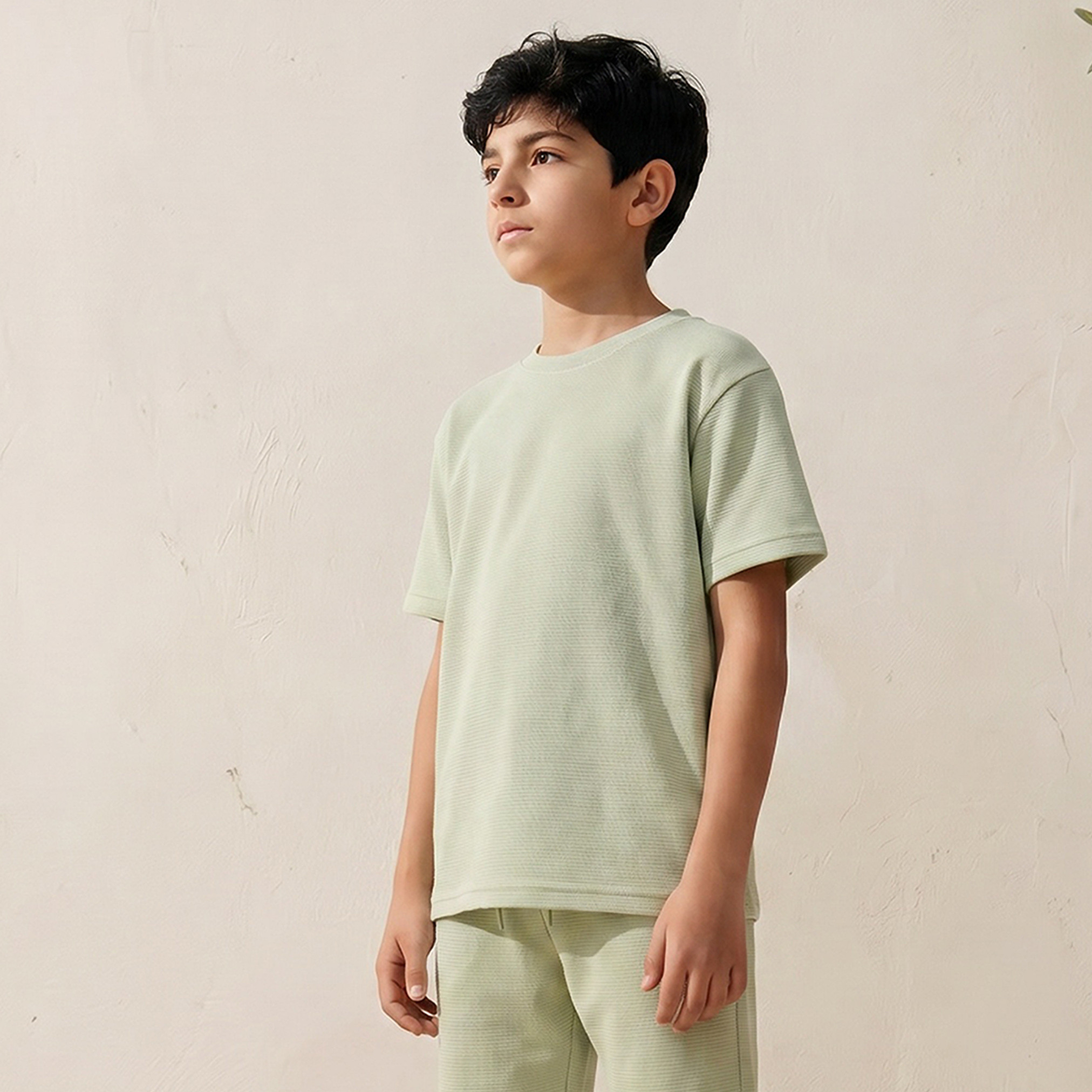 طقم شورت وتيشيرت بارز الملمس بأكمام قصيرة وياقة ضيقة من جونيورز-boys-clothing-setsandcoords-image-2