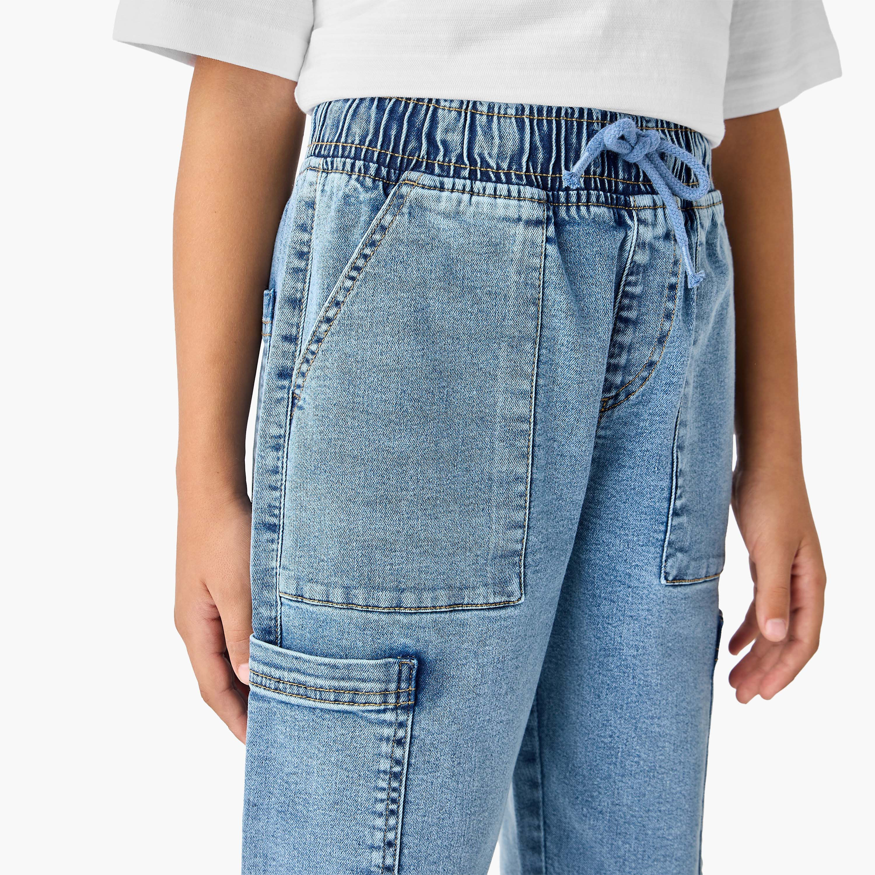 بنطلون جينز رياضي بخصر متوسط الارتفاع وجيوب من جونيورز-boys-clothing-bottoms-jeans-image-2
