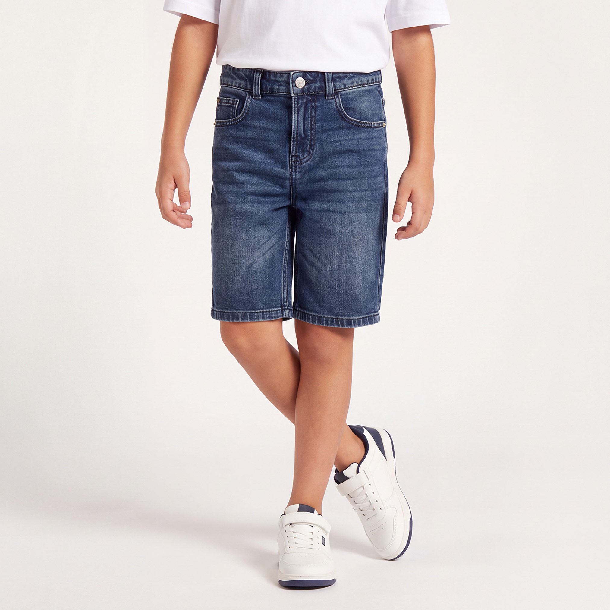 شورت دينم بخصر بزر إغلاق وجيب من جونيورز-boys-clothing-bottoms-shorts-image-1