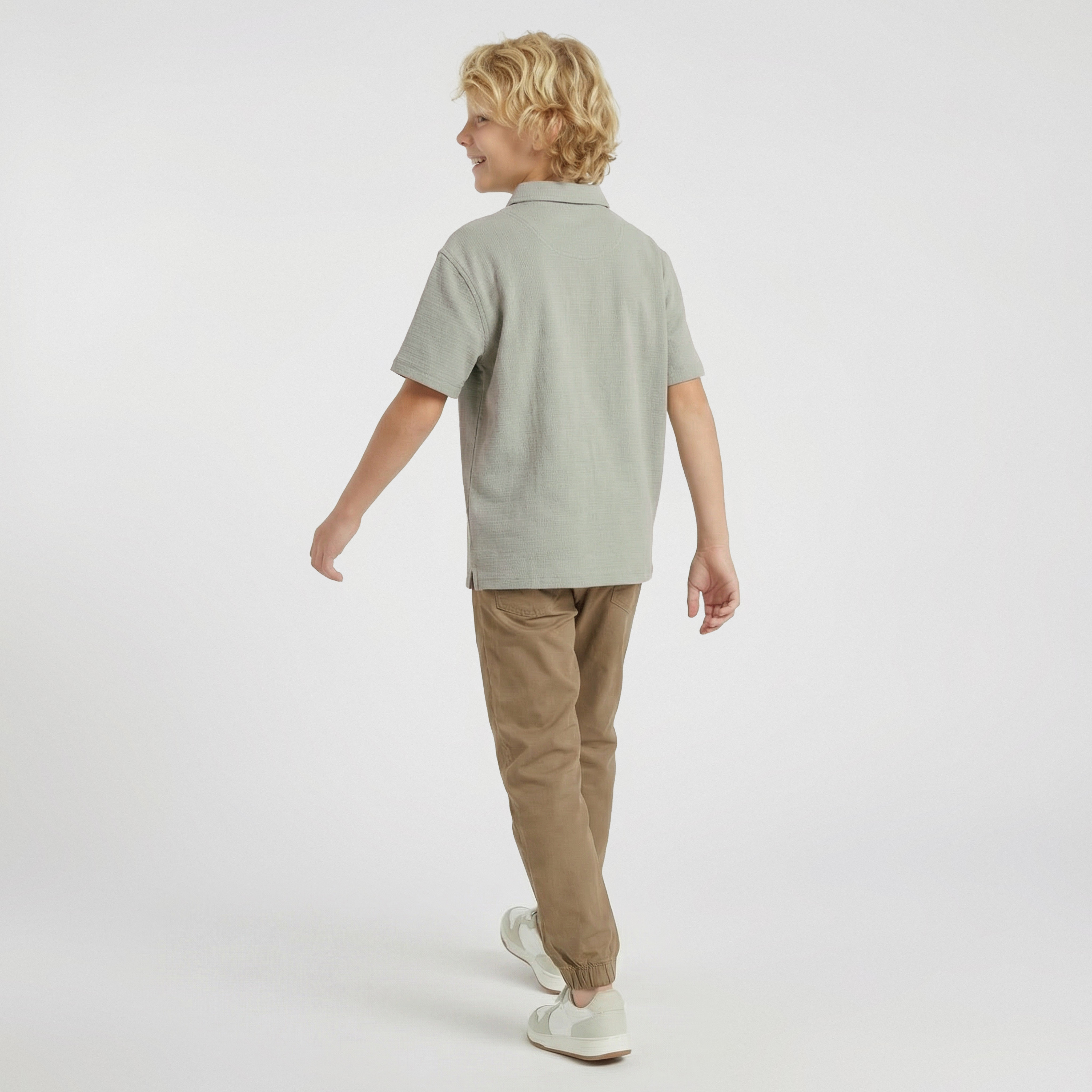 تيشيرت بارز الملمس بياقة وأكمام قصيرة من جونيورز-boys-clothing-tshirtsandpolos-image-3