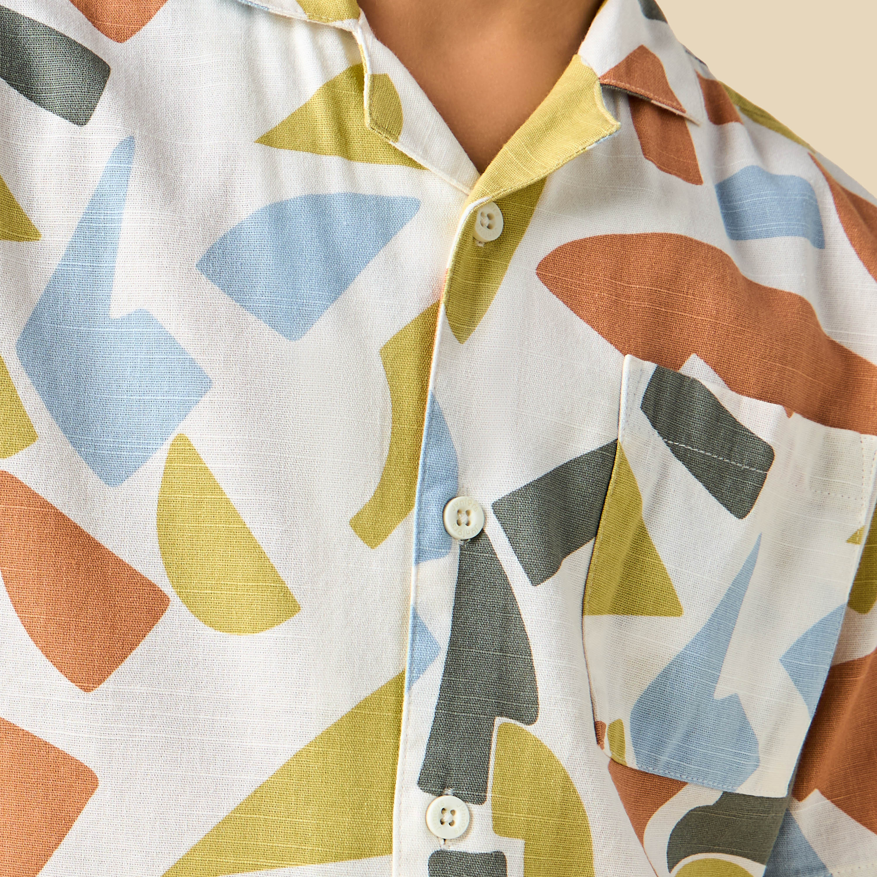 Juniors Camp Collar Short Sleeves Shirt and Shorts Set with Abstract Print-boys-clothing-setsandcoords-image-5