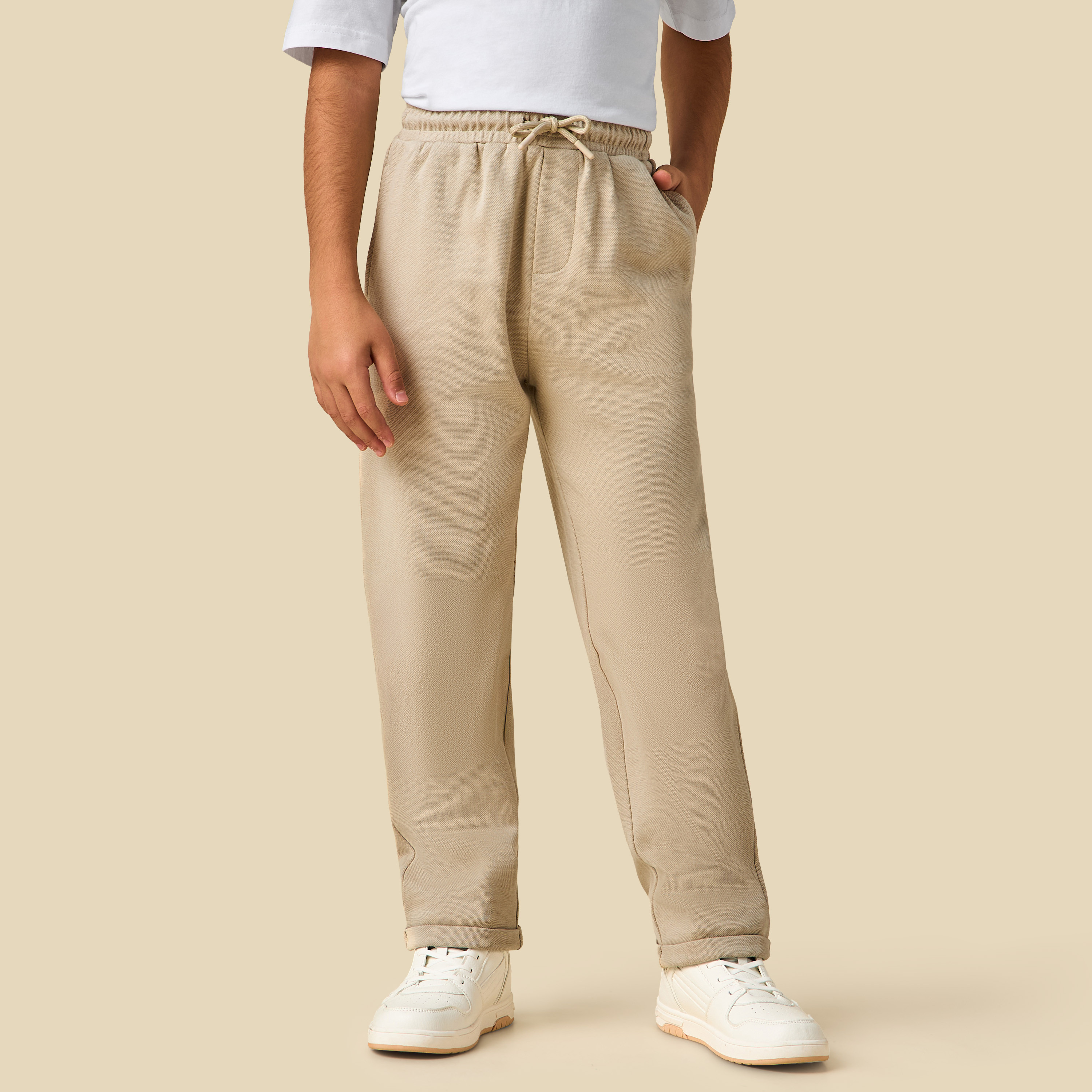 طقم جاكيت بياقة عالية وأكمام طويلة وبنطلون رياضي بتفاصيل لوح من جونيورز-boys-clothing-setsandcoords-image-3