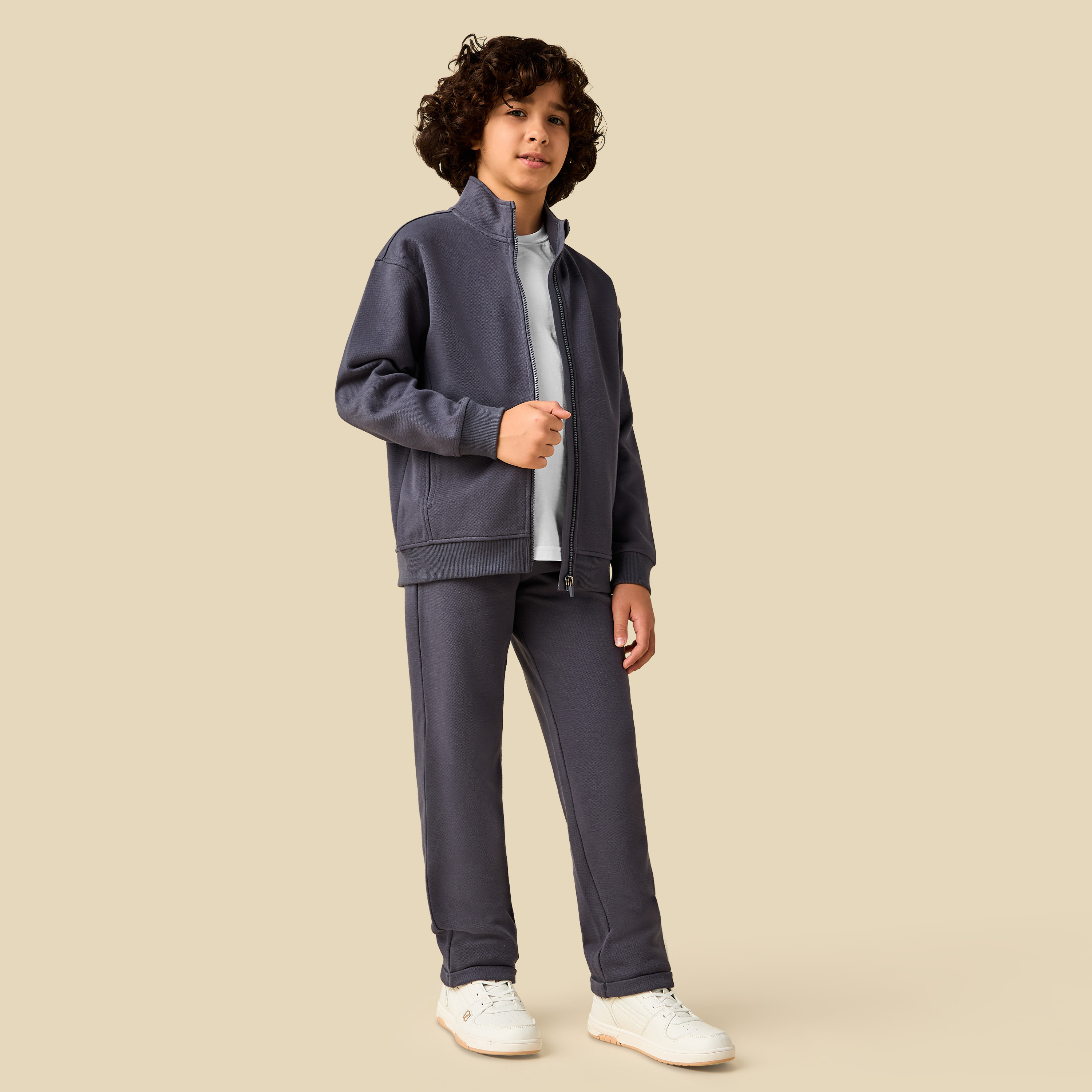 طقم جاكيت بياقة عالية وأكمام طويلة وبنطلون رياضي بتفاصيل لوح من جونيورز-boys-clothing-setsandcoords-image-5