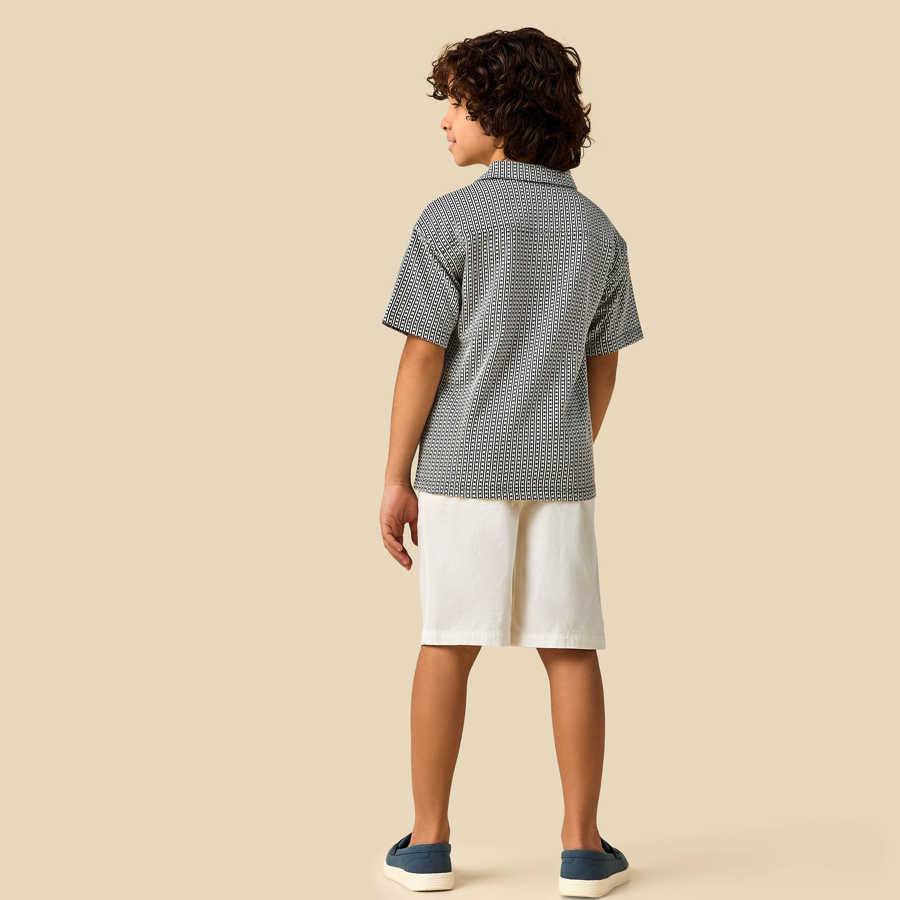 طقم قميص بياقة وأكمام طويلة وشورت من جونيورز-boys-clothing-setsandcoords-image-4