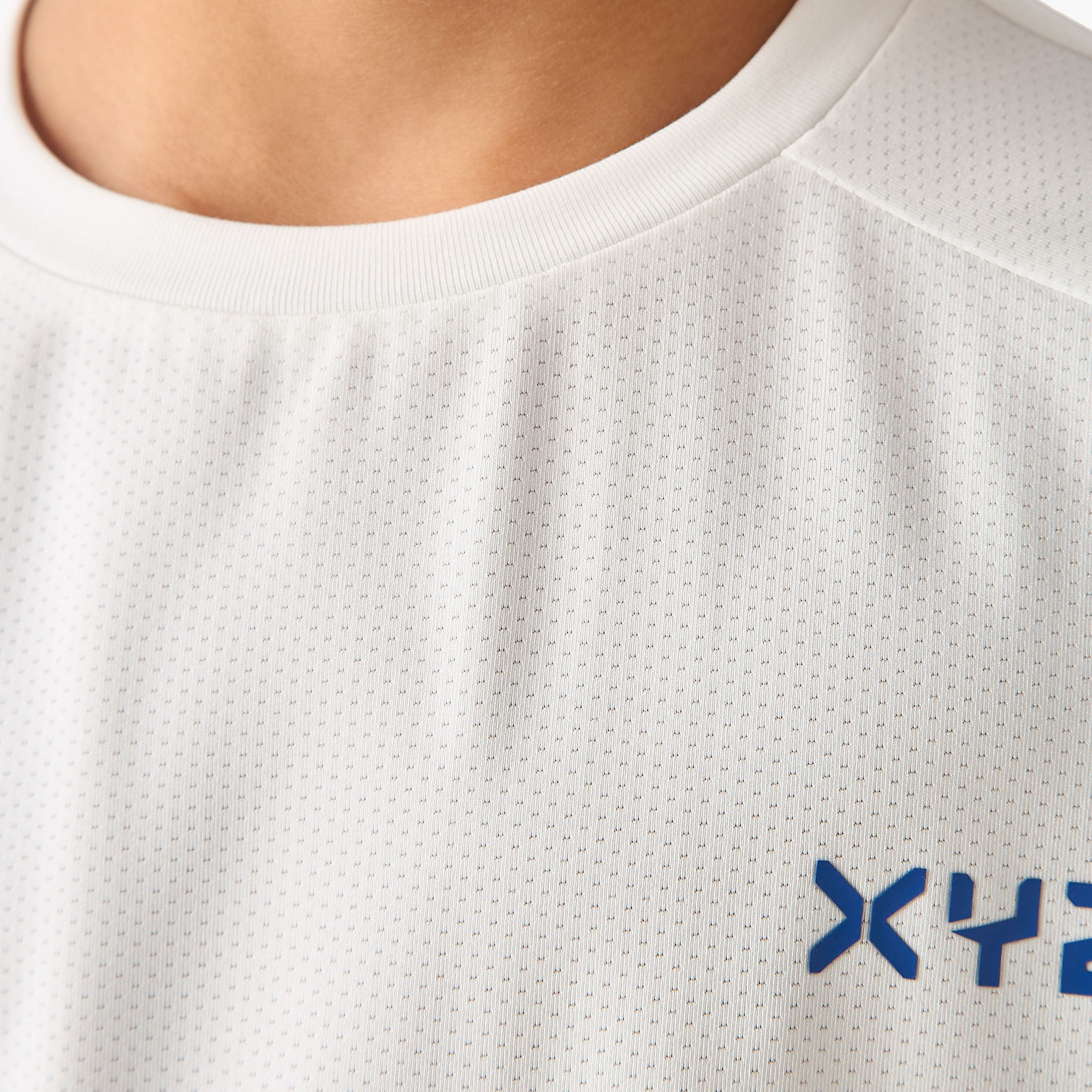 تيشيرت بأكمام قصيرة وبياقة ضيقة وتصميم بارز الملمس من إكس واي زي-boys-clothing-sportswear-tops-image-1