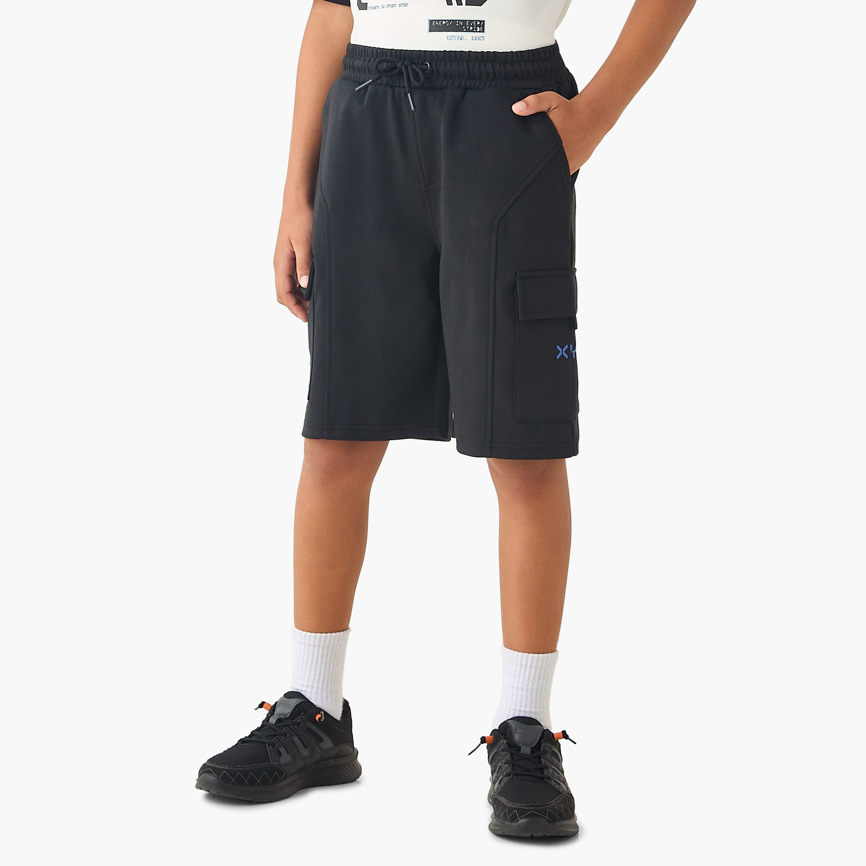 شورت بجيوب كارجو وخصر مطاطي برباط من إكس واي زد-sports-boys-clothing-bottoms-shorts-image-5