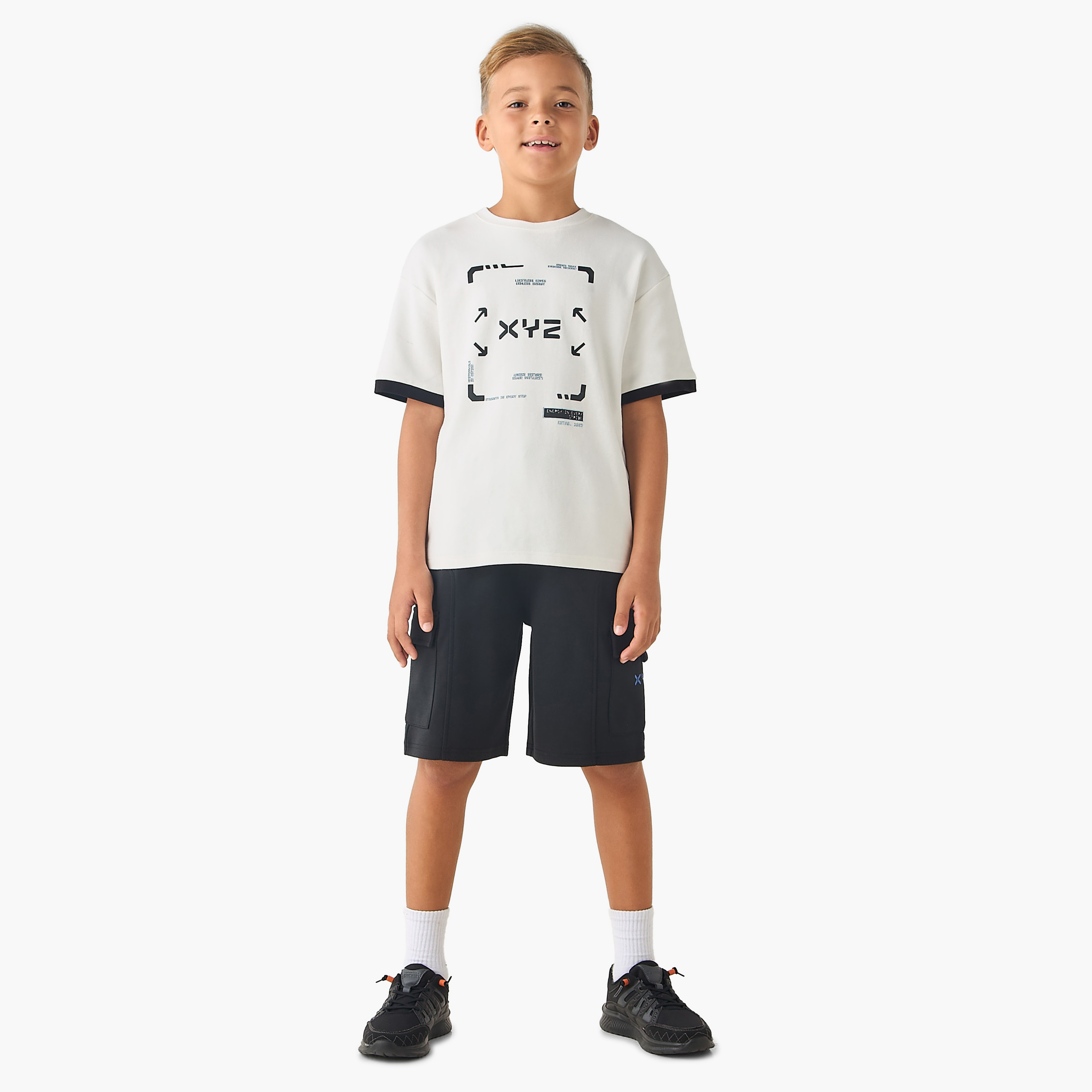 شورت بجيوب كارجو وخصر مطاطي برباط من إكس واي زد-sports-boys-clothing-bottoms-shorts-image-4