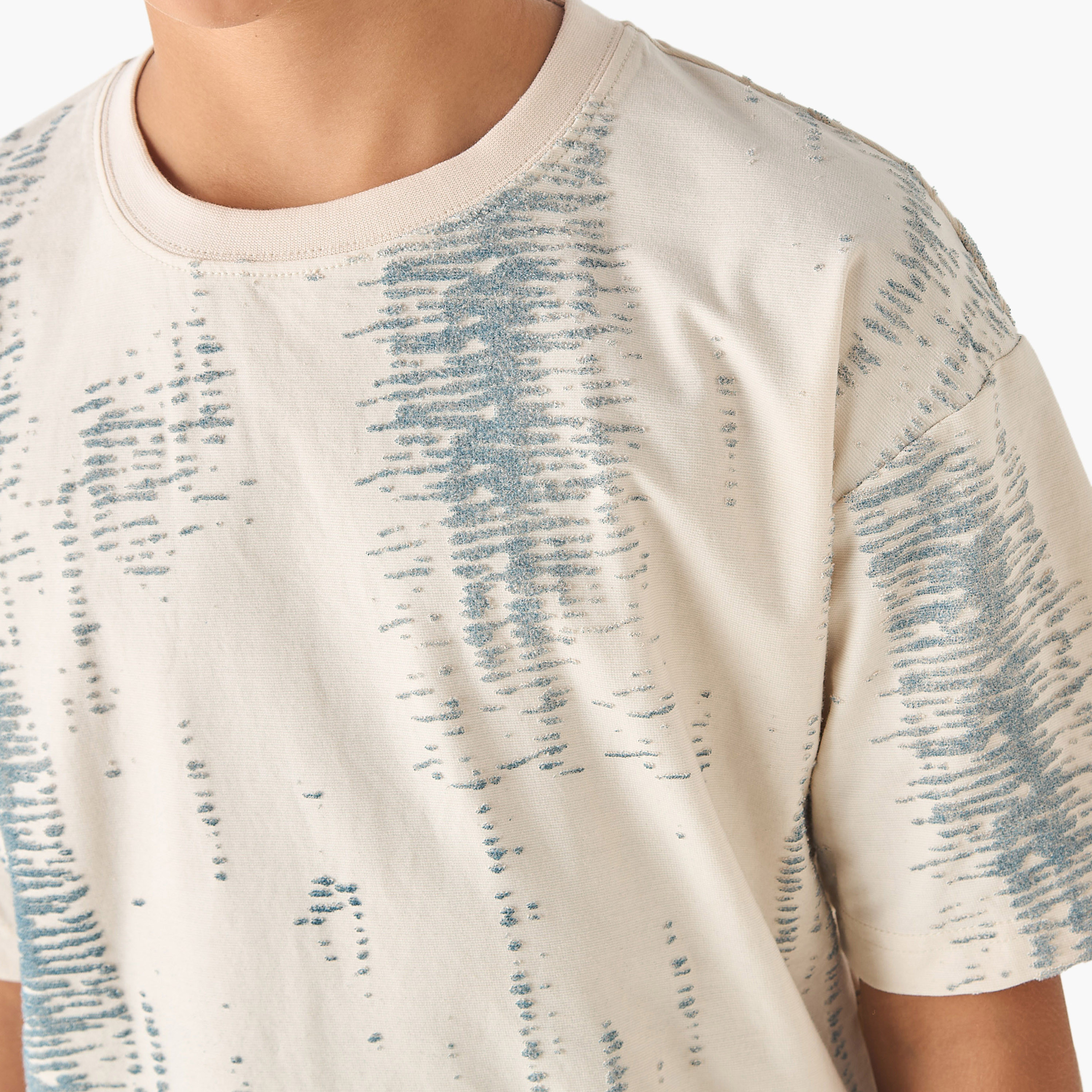 تيشيرت بياقة ضيّقة وأكمام قصيرة وطبعات من إليجو-boys-clothing-tshirtsandpolos-image-4