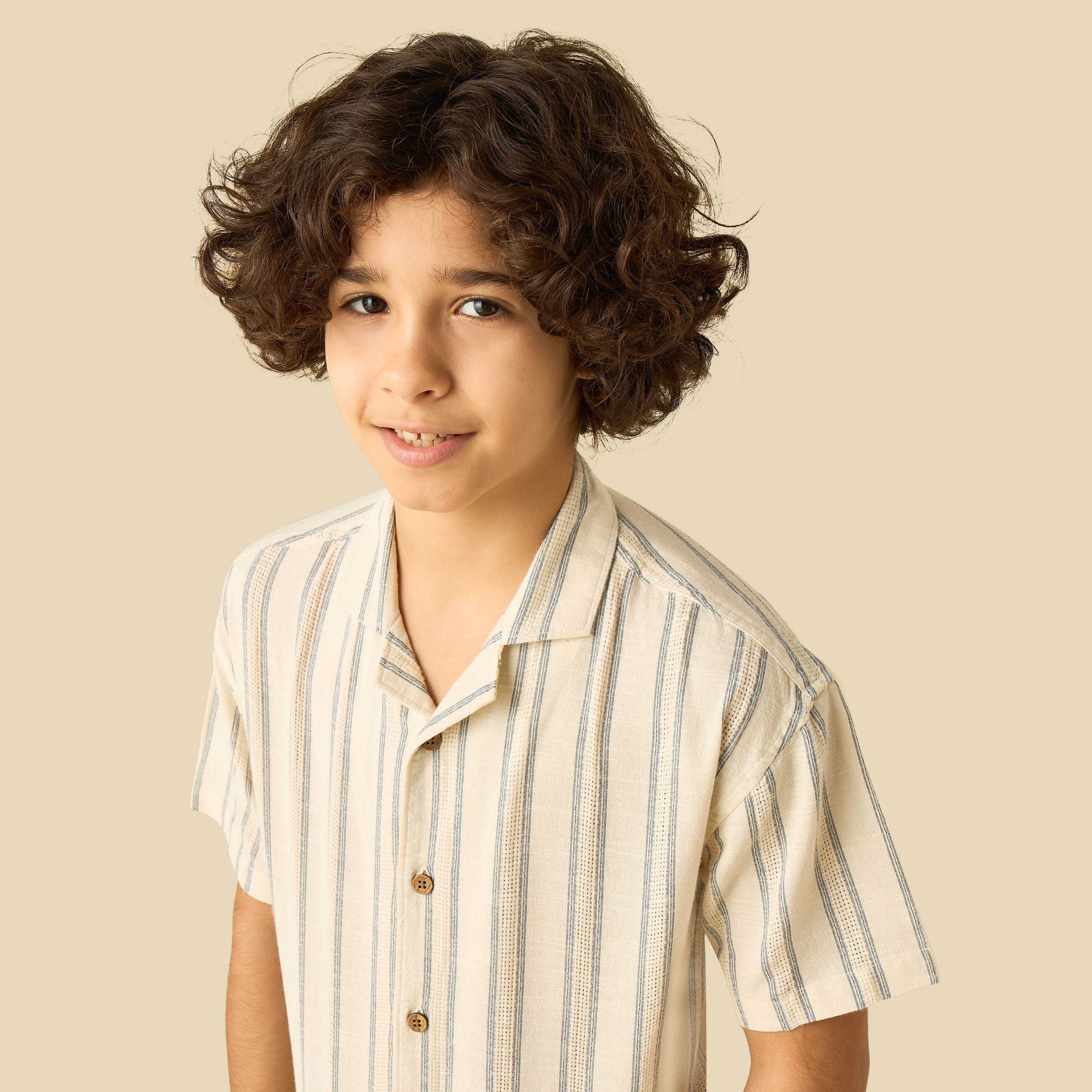 طقم شورت برباط إغلاق وقميص بياقة كامب وأكمام قصيرة من إليجو-boys-clothing-setsandcoords-image-8