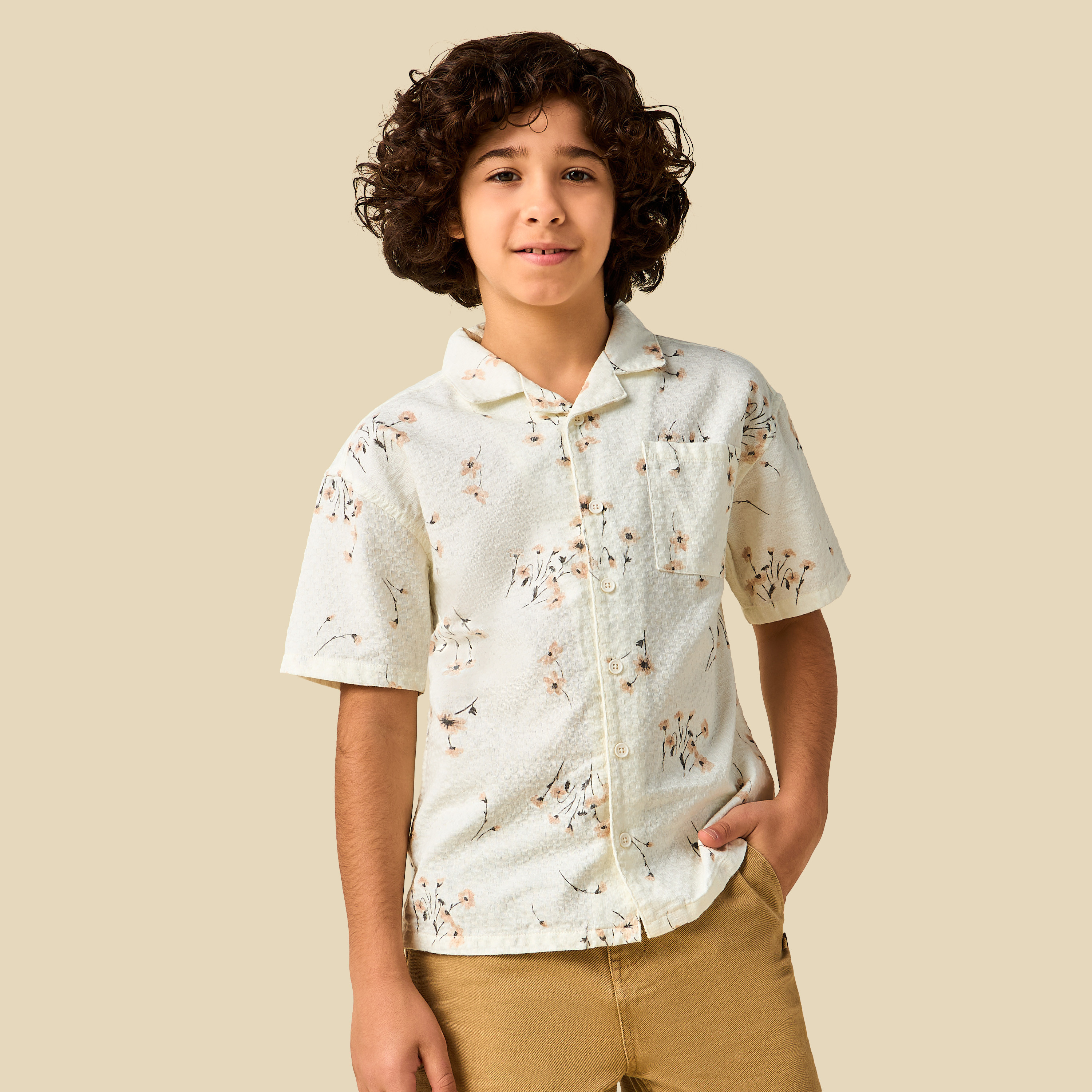 طقم شورت بطبعات زهرية وقميص بياقة كامب وأكمام قصيرة من إليجو -boys-clothing-setsandcoords-image-2