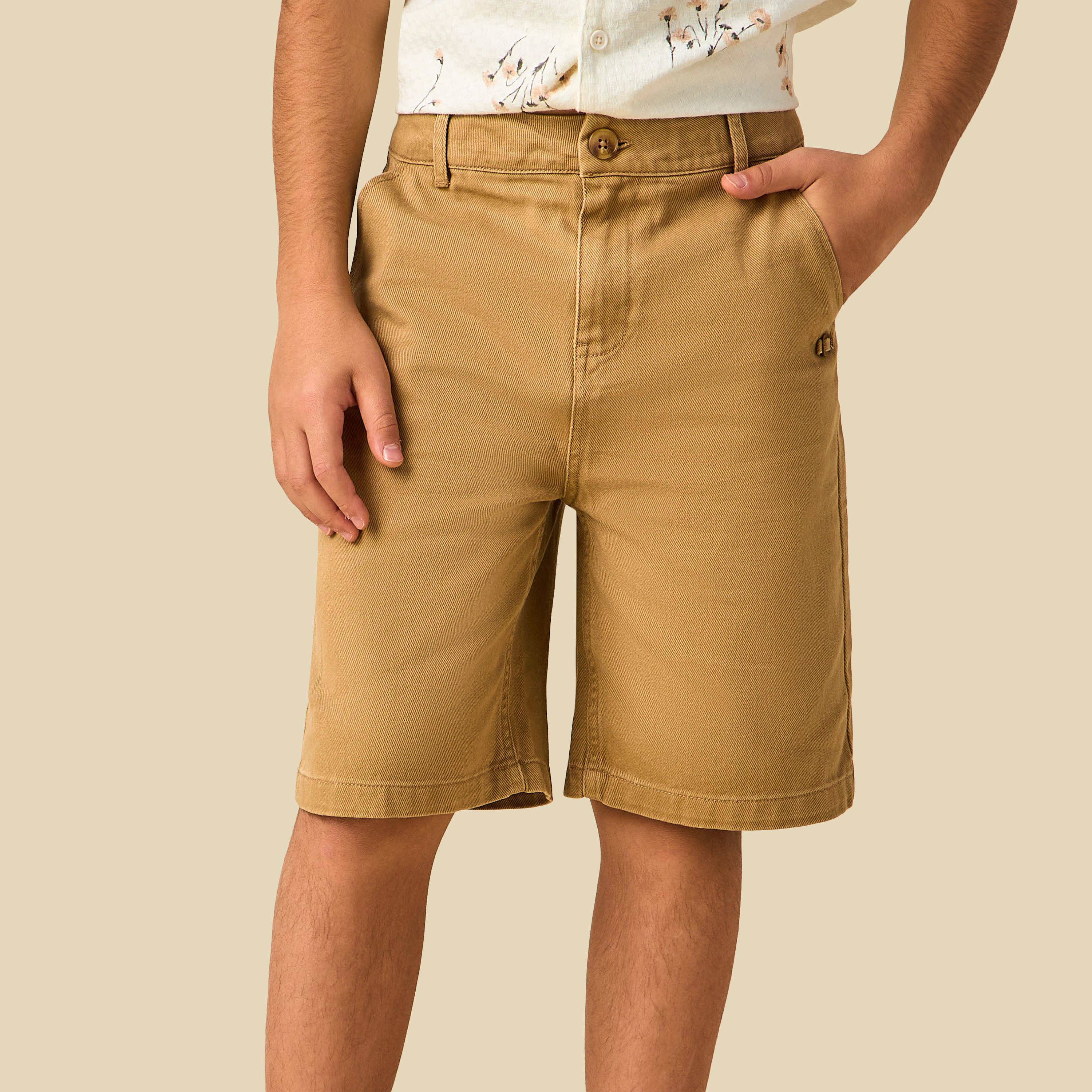 طقم شورت بطبعات زهرية وقميص بياقة كامب وأكمام قصيرة من إليجو -boys-clothing-setsandcoords-image-3