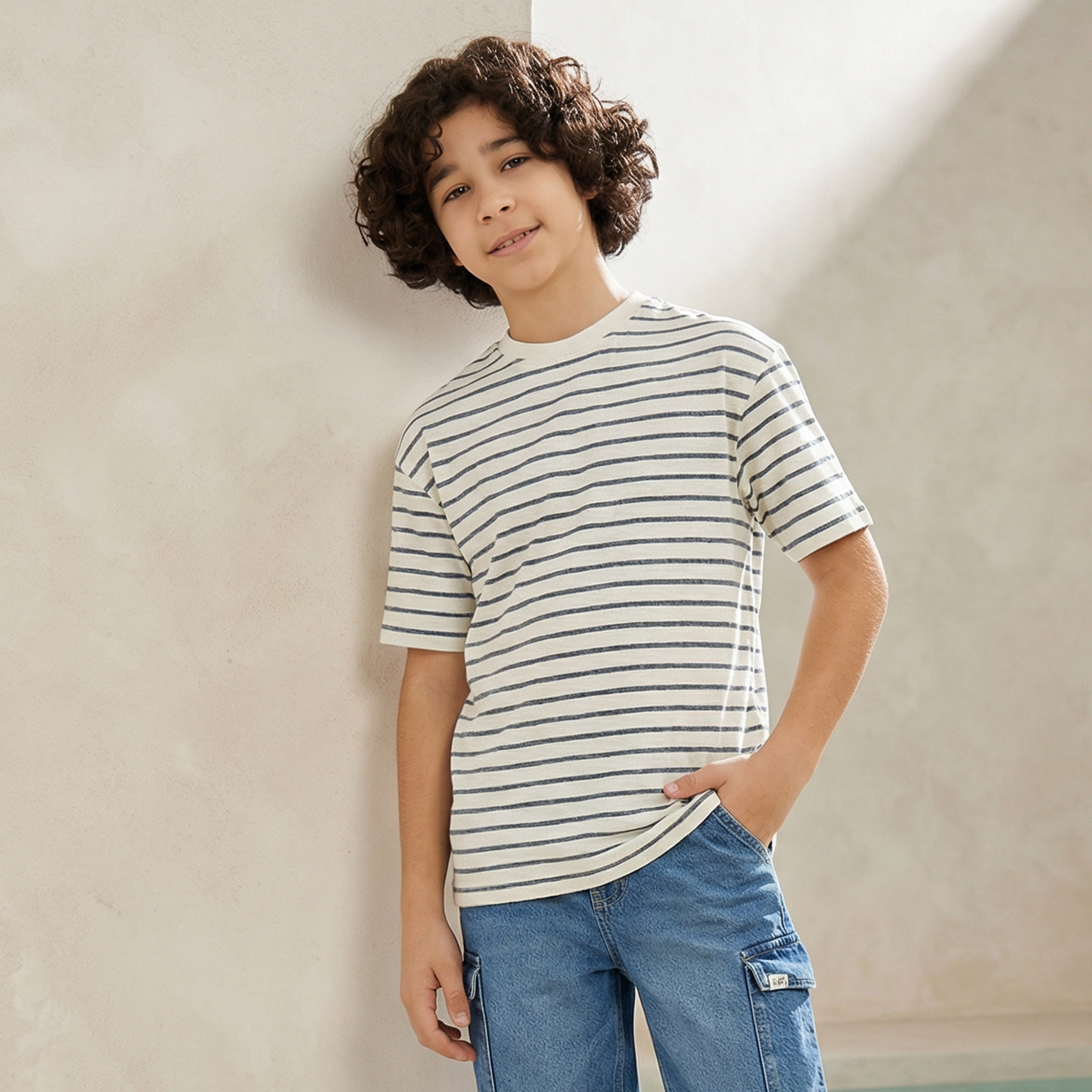 تيشيرت مخطط برقبة ضيقة وأكمام قصيرة من لي كوبر-boys-clothing-tshirtsandpolos-image-1