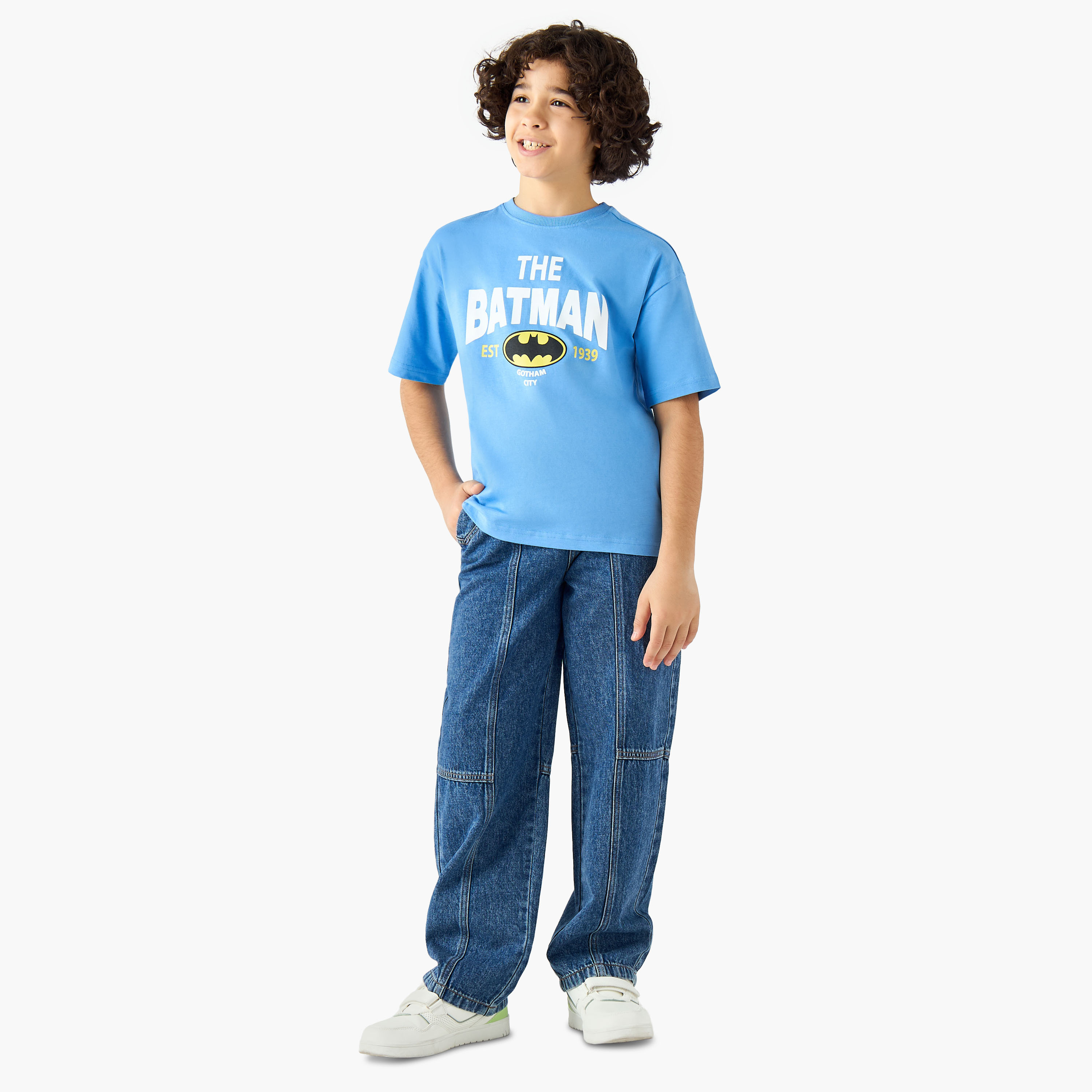تيشيرت بياقة ضيقة وأكمام قصيرة وطبعات باتمان-boys-clothing-tshirtsandpolos-image-4