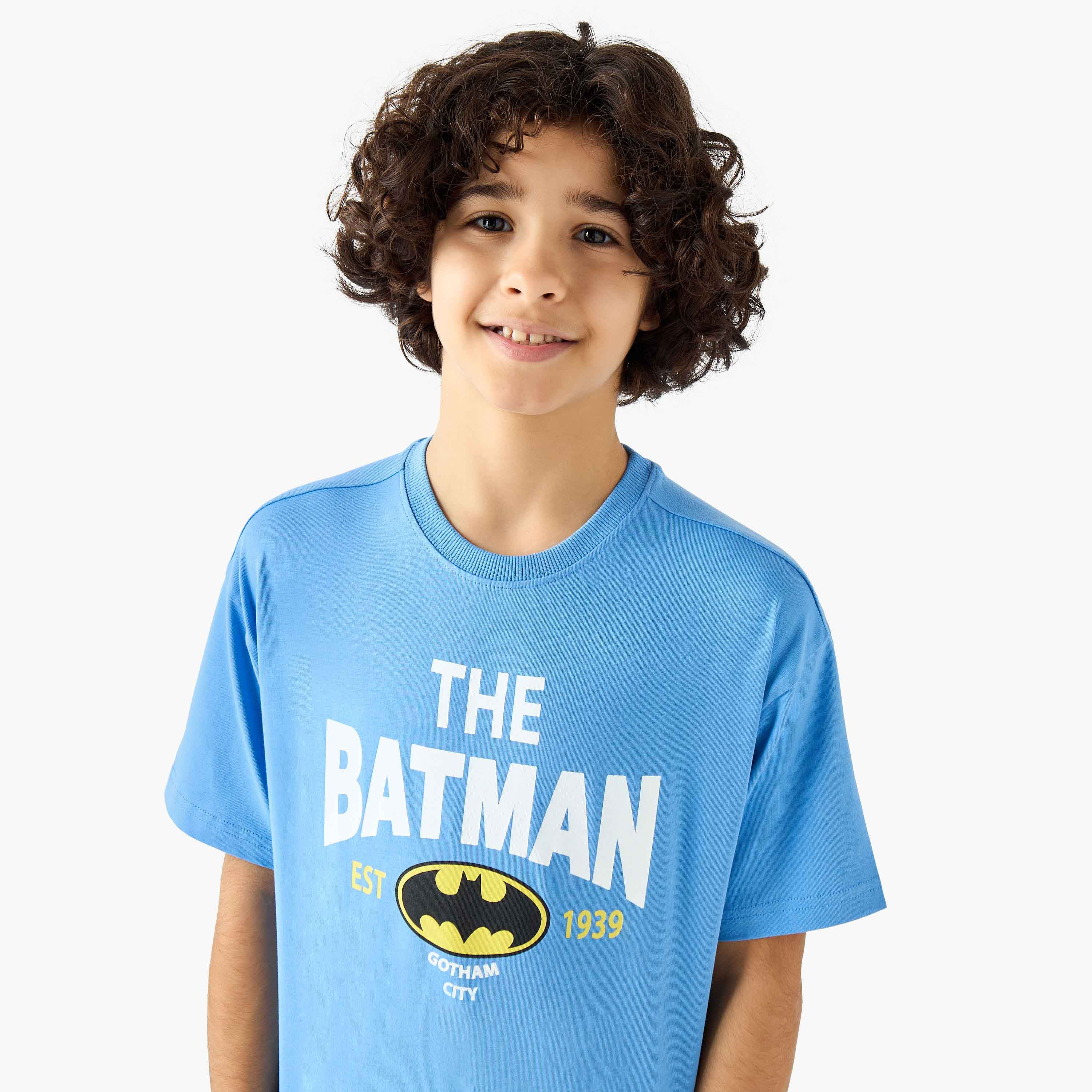 تيشيرت بياقة ضيقة وأكمام قصيرة وطبعات باتمان-boys-clothing-tshirtsandpolos-image-2