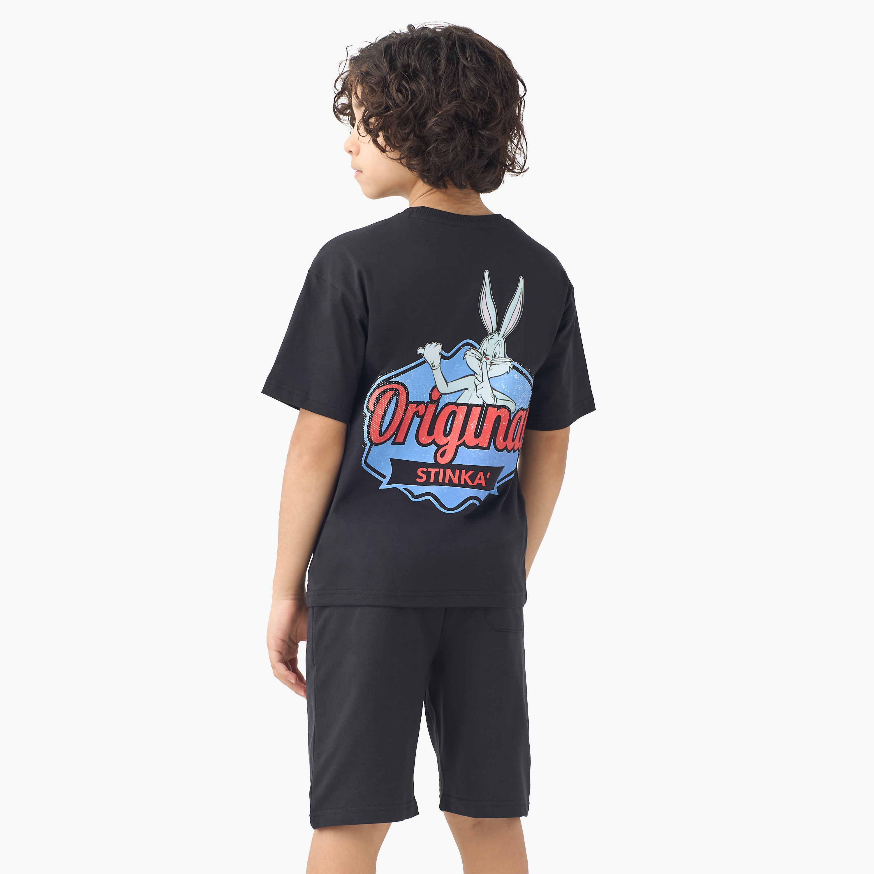 طقم شورت وتيشيرت بياقة ضيقة وأكمام قصيرة وطبعات باجز باني-boys-clothing-setsandcoords-image-4