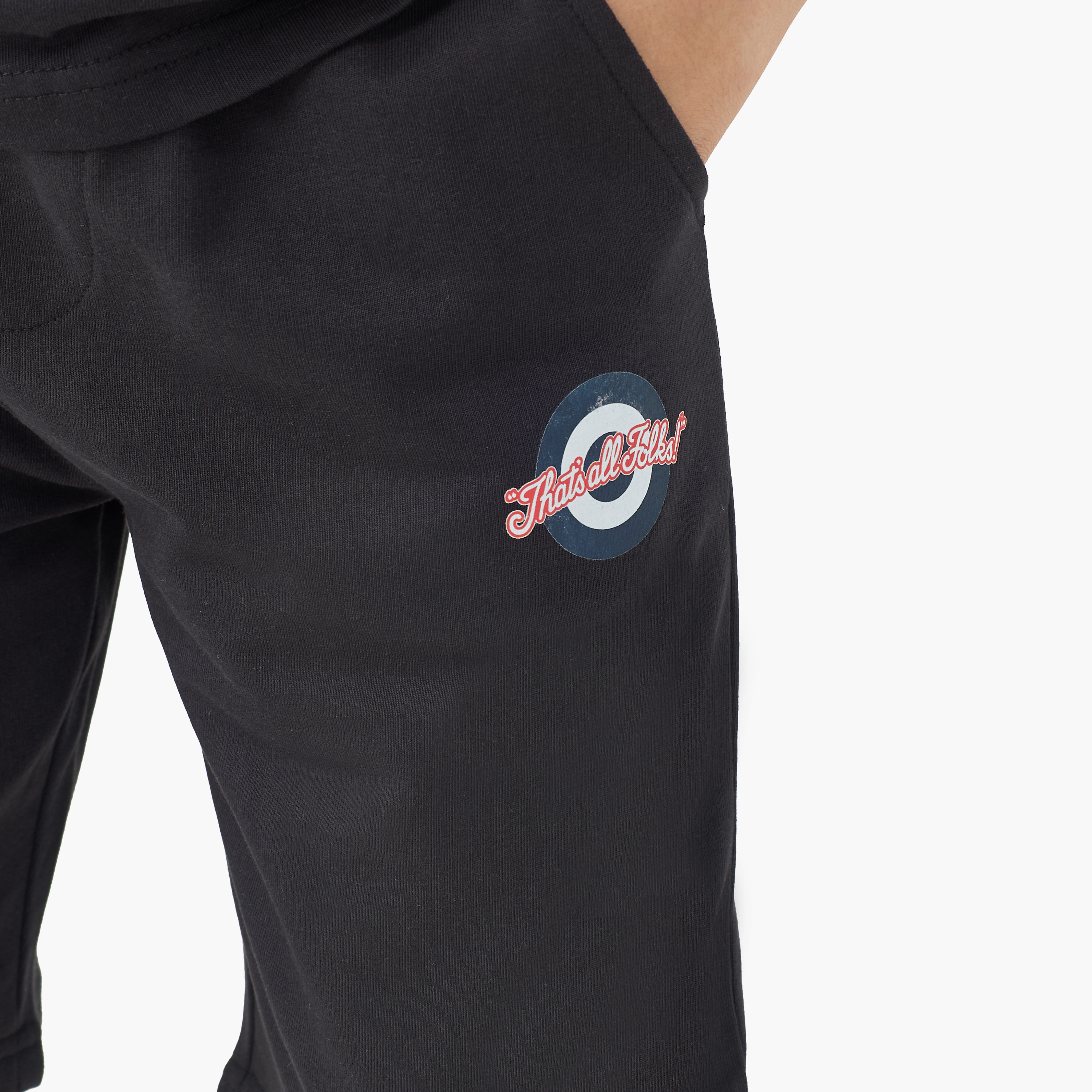 طقم شورت وتيشيرت بياقة ضيقة وأكمام قصيرة وطبعات باجز باني-boys-clothing-setsandcoords-image-6