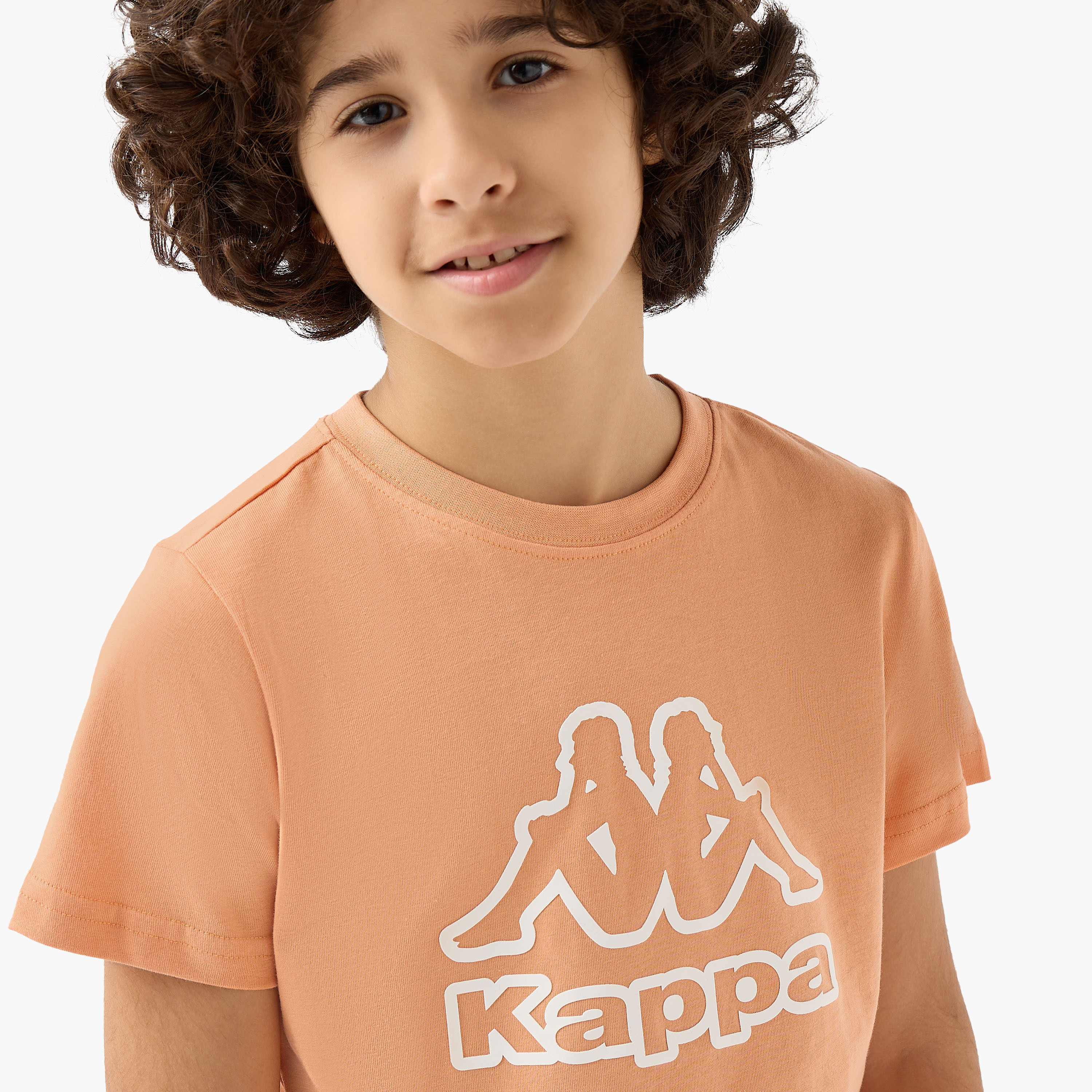 تيشيرت بياقة ضيقة وأكمام قصيرة وطبعات شعار من كابا-boys-clothing-sportswear-tops-image-2