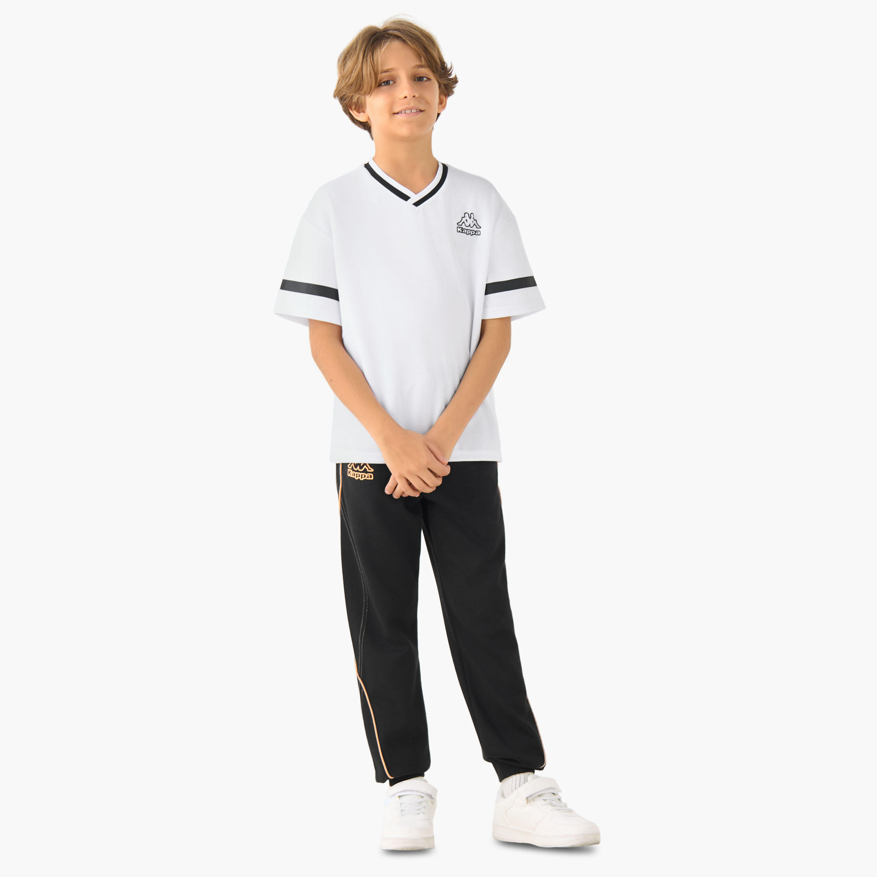 تيشيرت بياقة V وأكمام قصيرة وطبعات شعار من كابا-sports-boys-clothing-tops-image-2