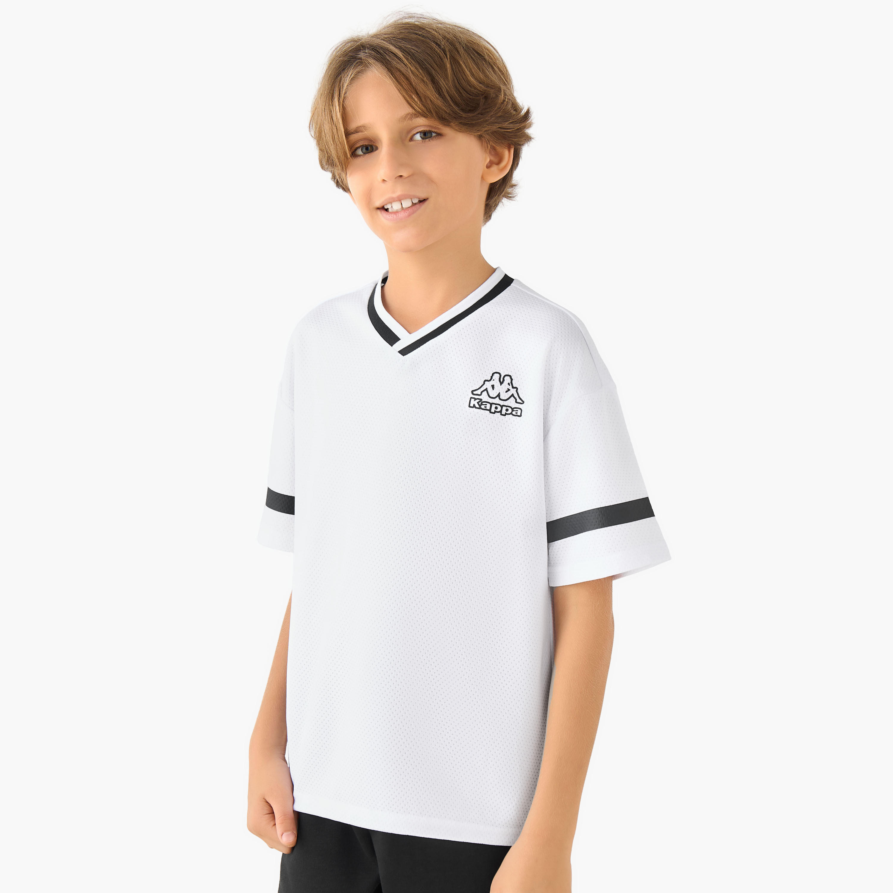 تيشيرت بياقة V وأكمام قصيرة وطبعات شعار من كابا-sports-boys-clothing-tops-image-3