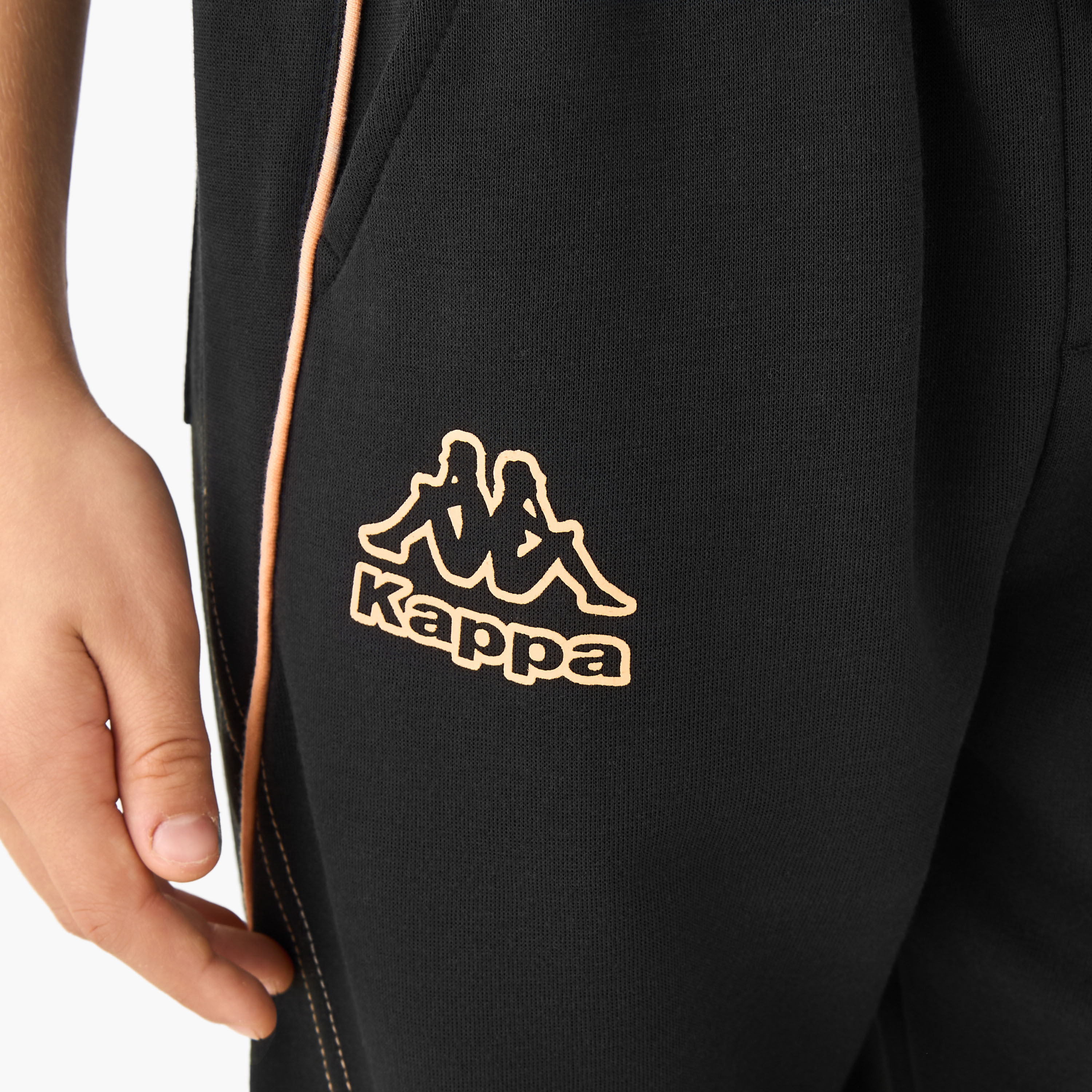 بنطلون رياضي برباط خصر وتصميم شعار من كابا-boys-clothing-bottoms-joggersandtrackpants-image-5
