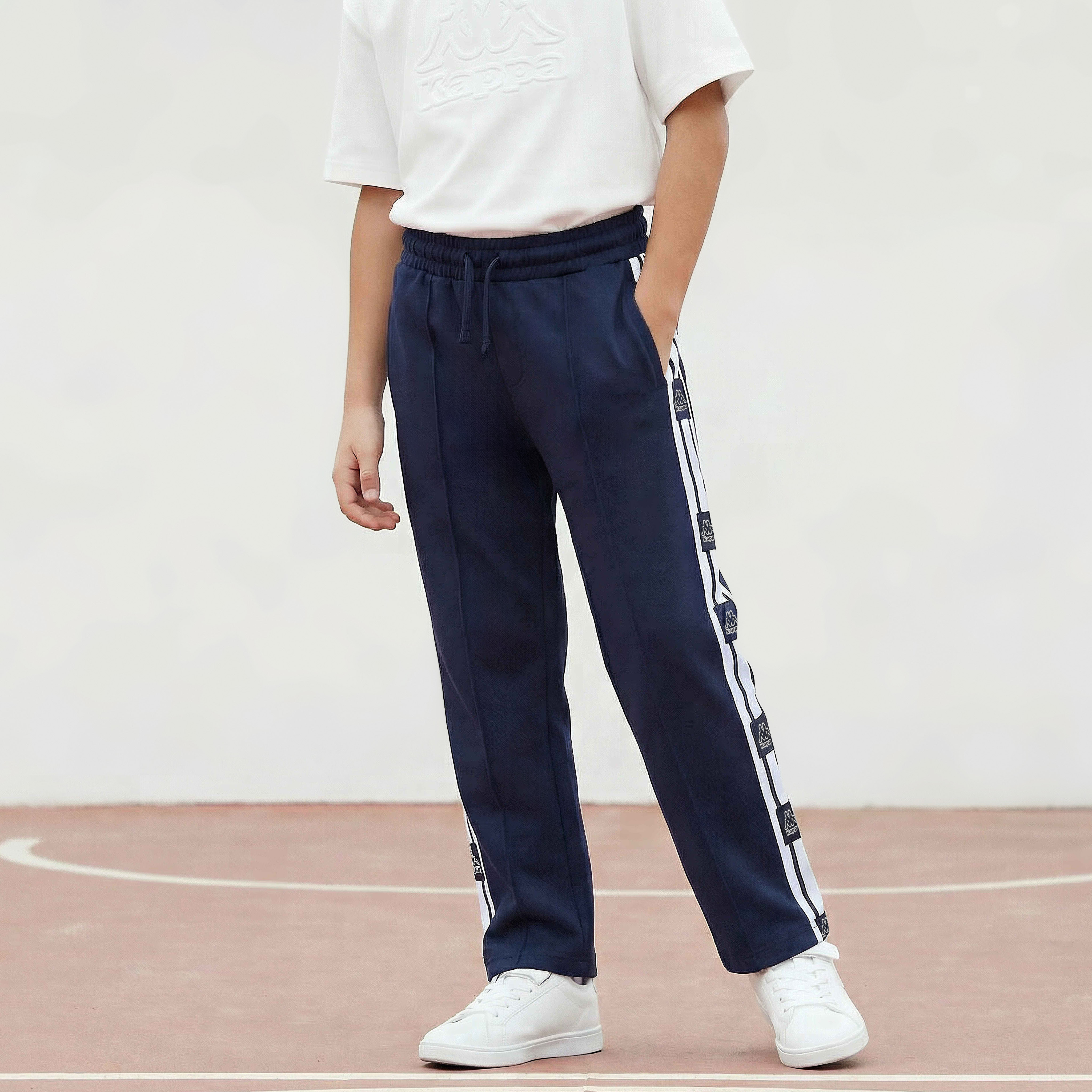 بنطلون رياضي بخصر مطاطي برباط وبتفاصيل شريط من كابا-boys-clothing-bottoms-joggersandtrackpants-image-5