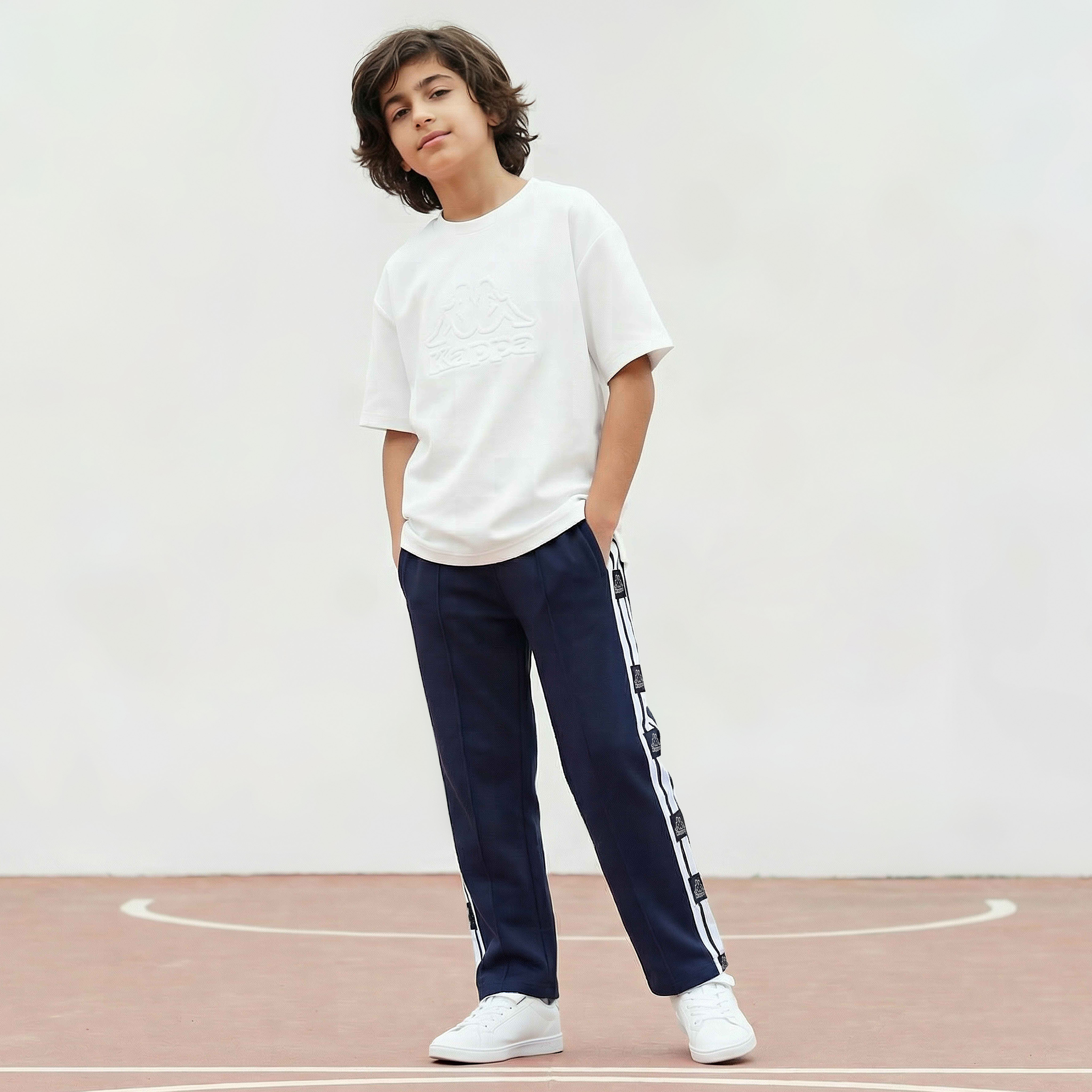 بنطلون رياضي بخصر مطاطي برباط وبتفاصيل شريط من كابا-boys-clothing-bottoms-joggersandtrackpants-image-1