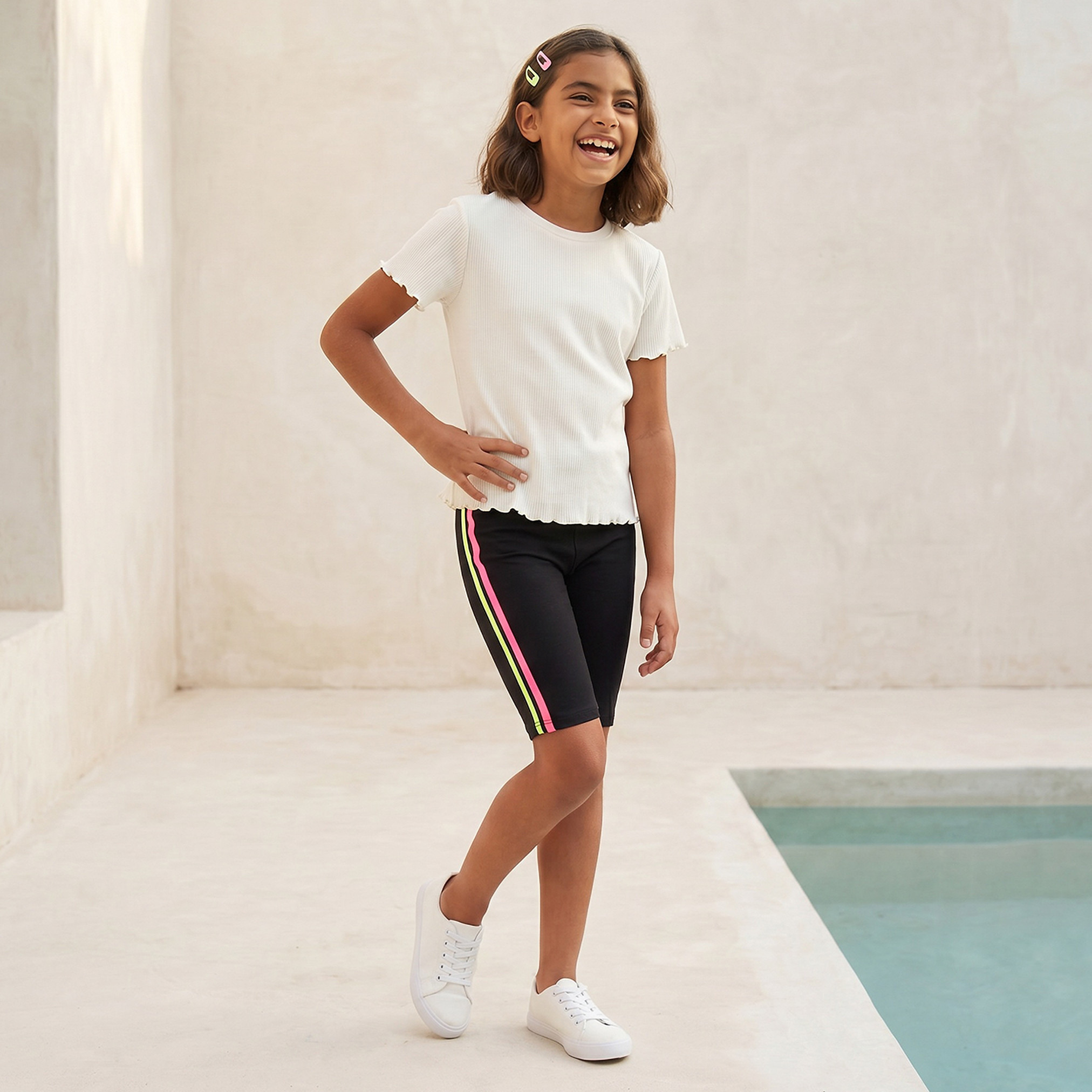 شورت فوق الركبة مخطط بخصر مطاطي من جونيورز-girls-clothing-bottoms-shorts-image-5