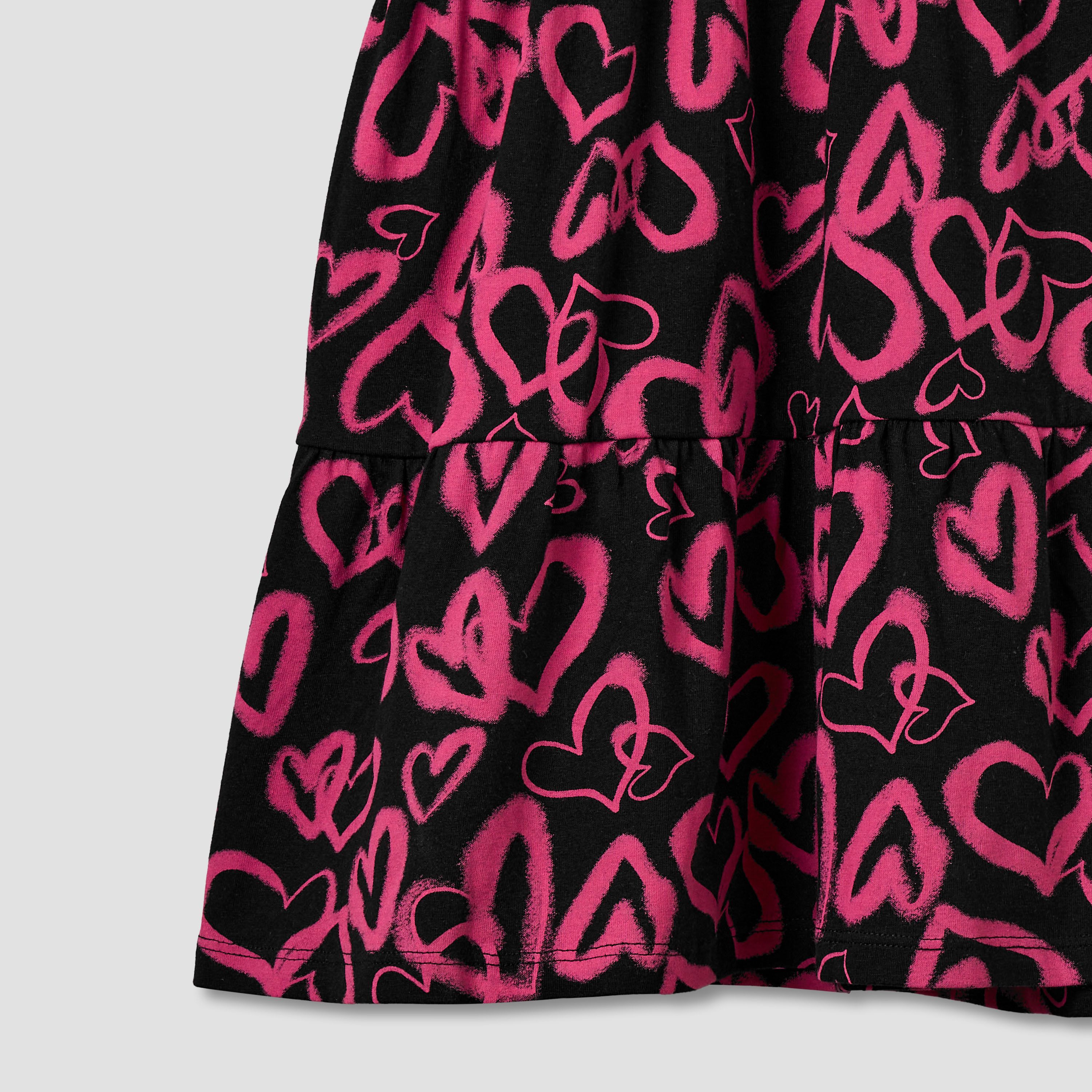 فستان إيه لاين بياقة مستديرة وأكمام قصيرة وطبعات قلب من جونيورز-girls-clothing-dressesandjumpsuits-image-4