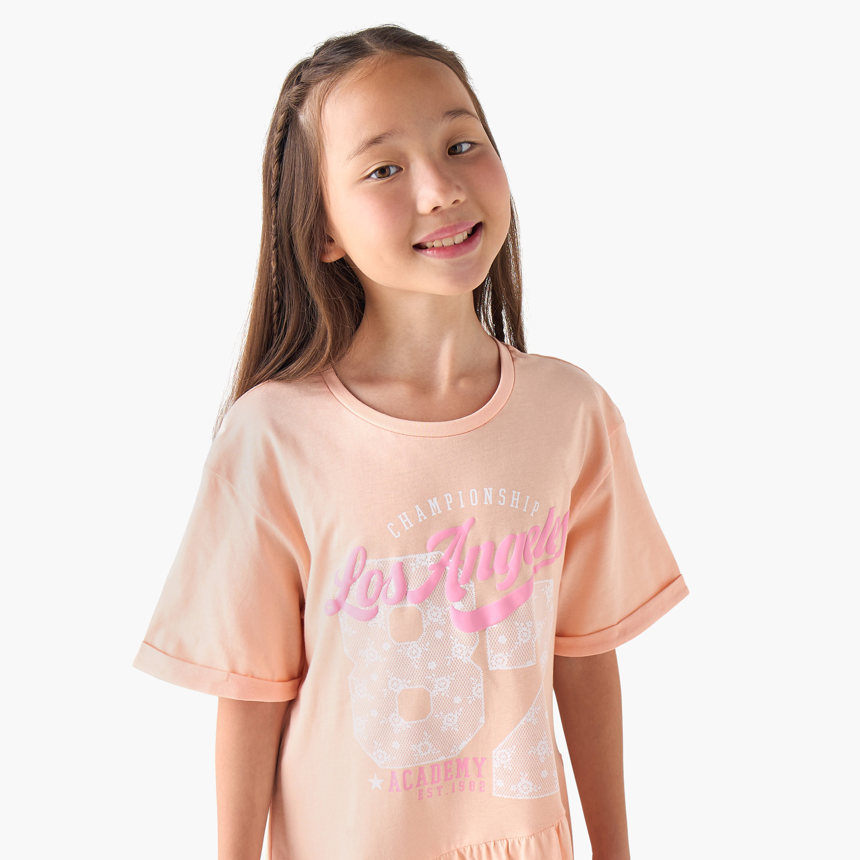 فستان تيشيرت بياقة مستديرة وأكمام قصيرة وطبعات من جونيورز-girls-clothing-dressesandjumpsuits-image-4