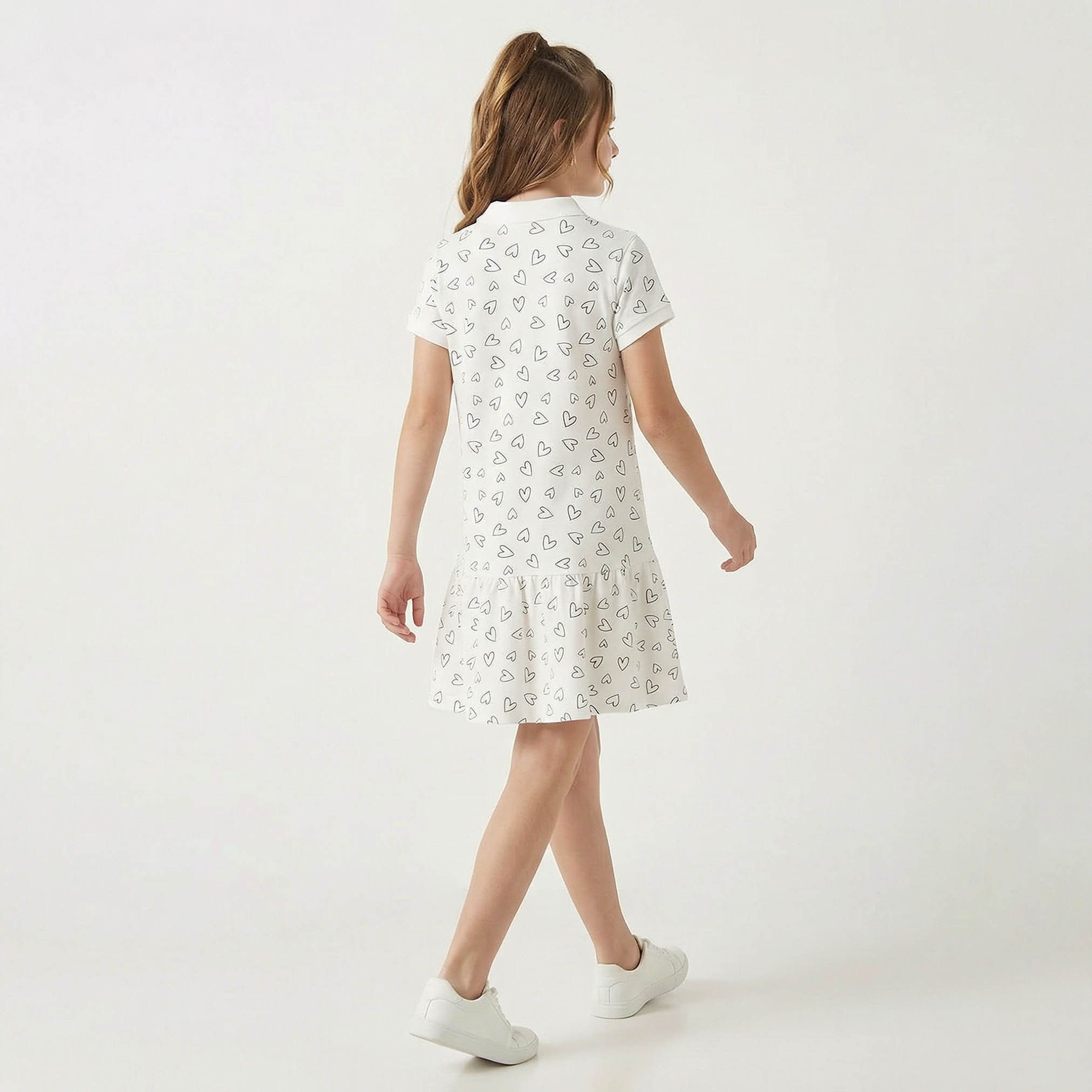 فستان بولو بطول الركبة وياقة وأكمام قصيرة وطبعات قلب من جونيورز-girls-clothing-dressesandjumpsuits-image-2