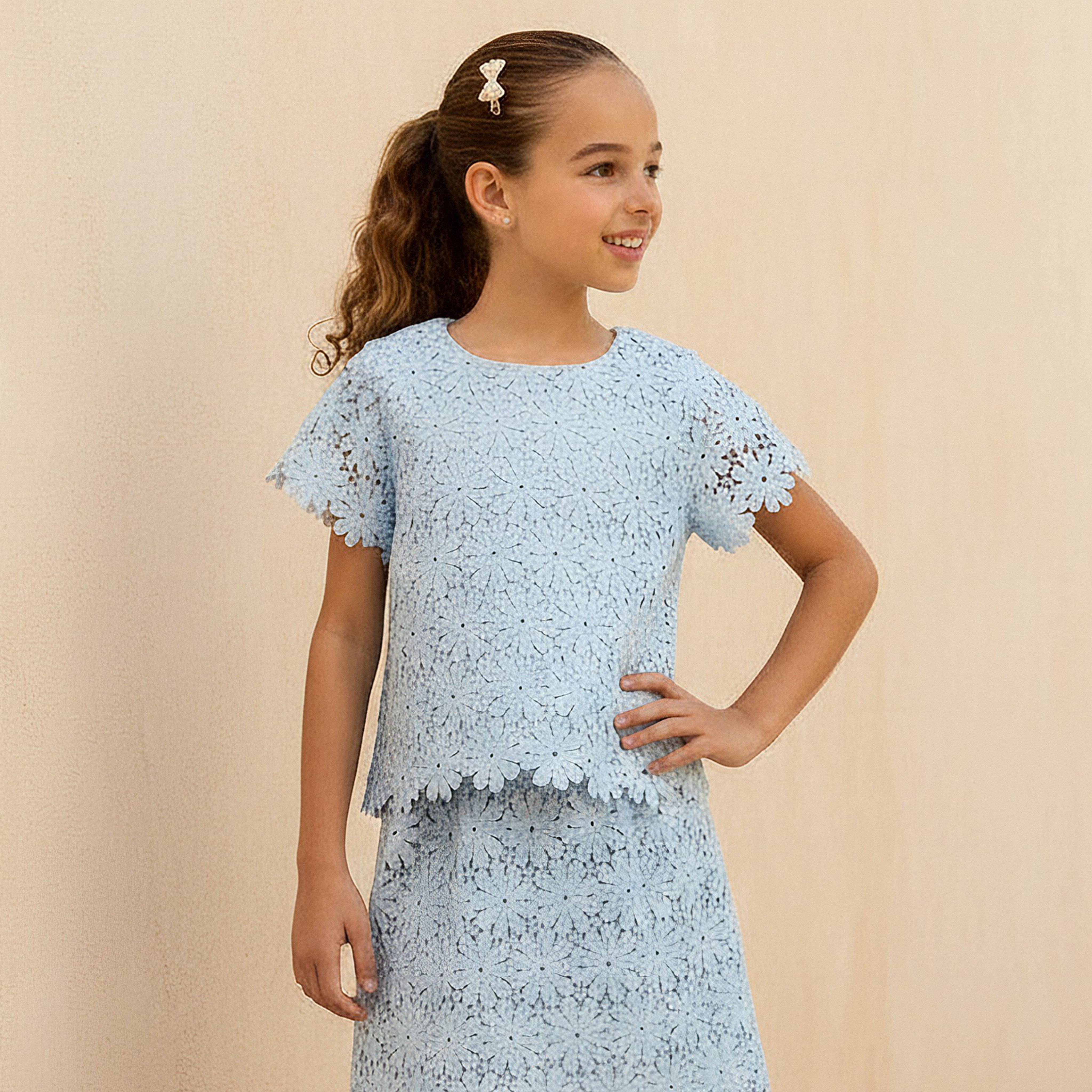 بلوزة بياقة ضيقة وأكمام قصيرة دانتيل زهري من جونيورز-girls-clothing-blousesandshirts-image-5