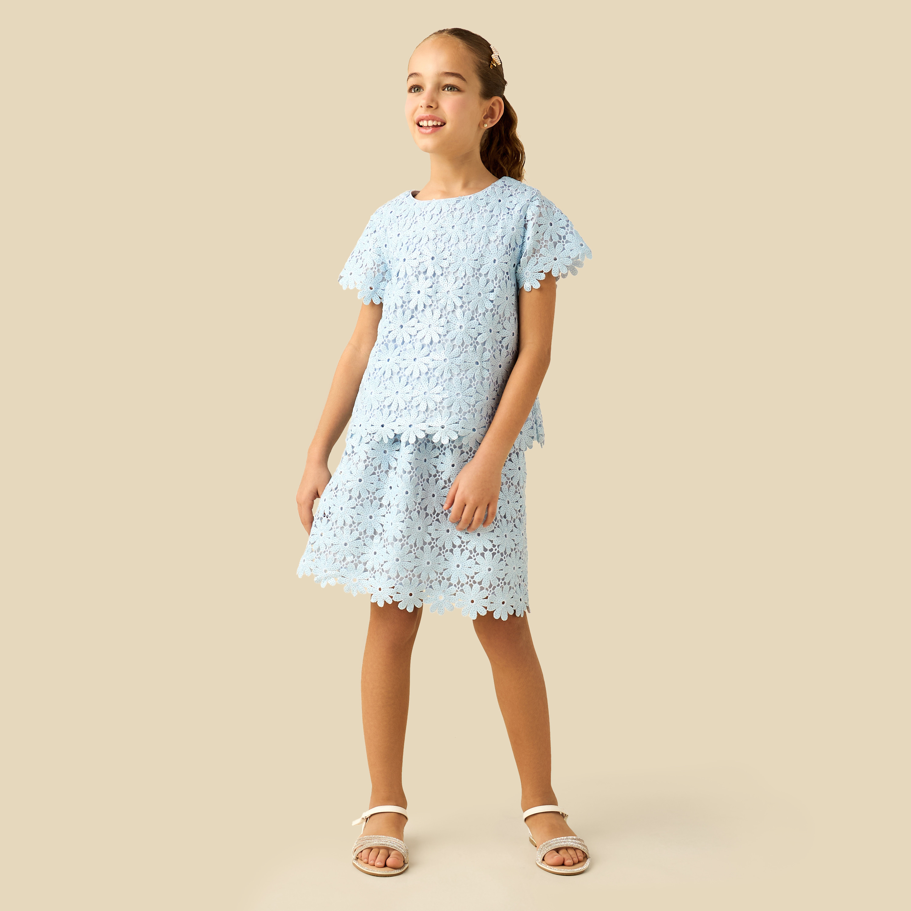 بلوزة بياقة ضيقة وأكمام قصيرة دانتيل زهري من جونيورز-girls-clothing-blousesandshirts-image-4