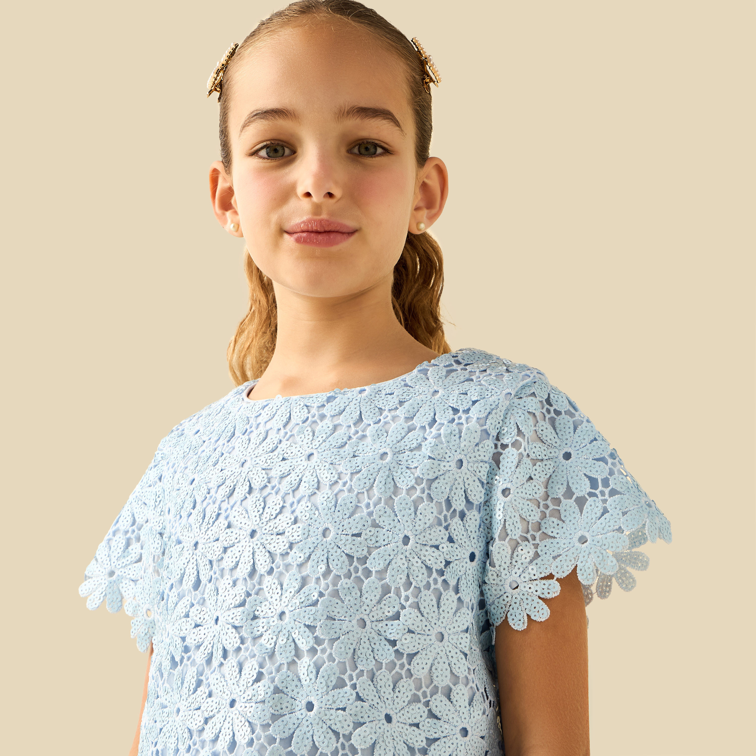 بلوزة بياقة ضيقة وأكمام قصيرة دانتيل زهري من جونيورز-girls-clothing-blousesandshirts-image-2