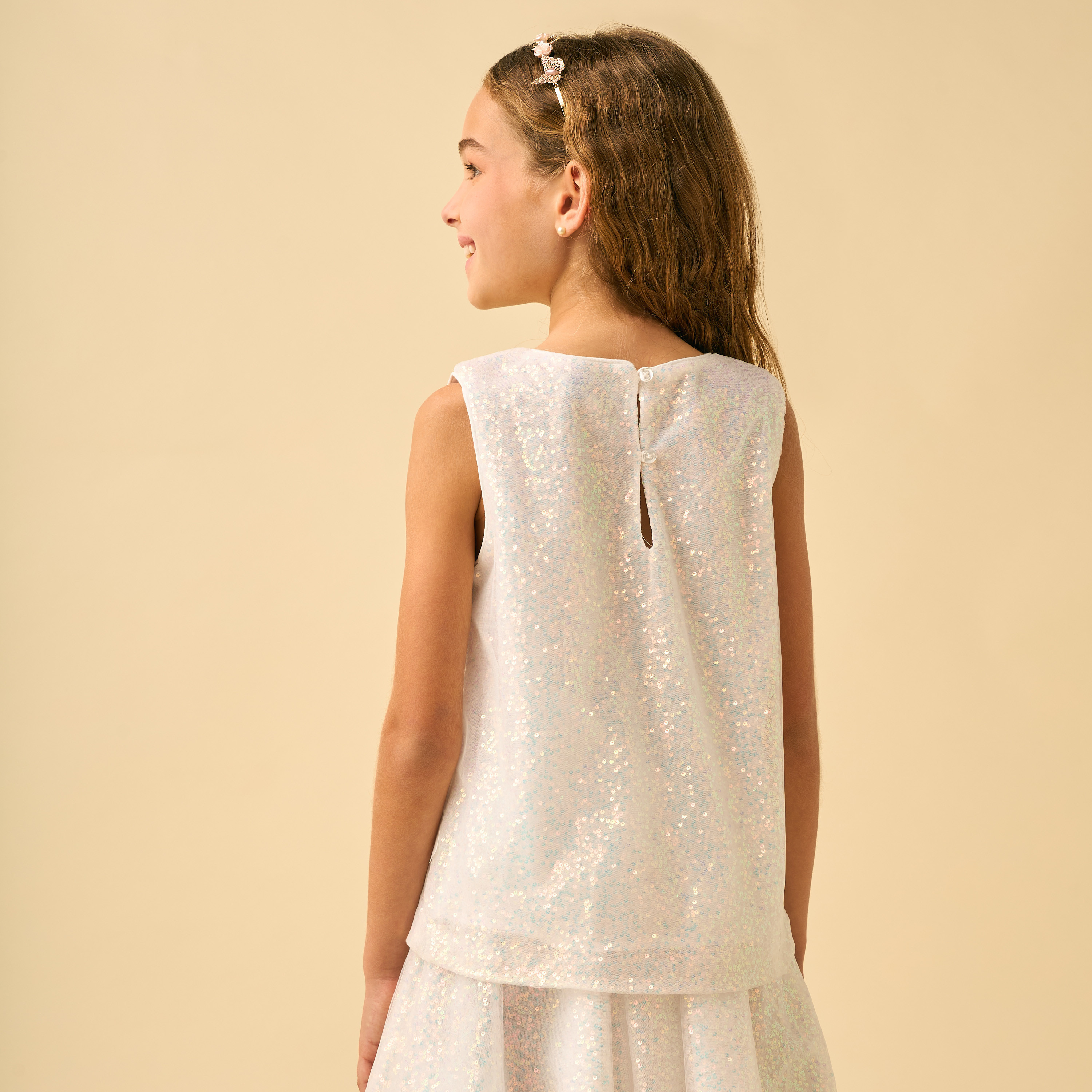 بلوزة بدون أكمام بياقة مستديرة وتزيينات بالترتر من جونيورز-girls-clothing-blousesandshirts-image-3