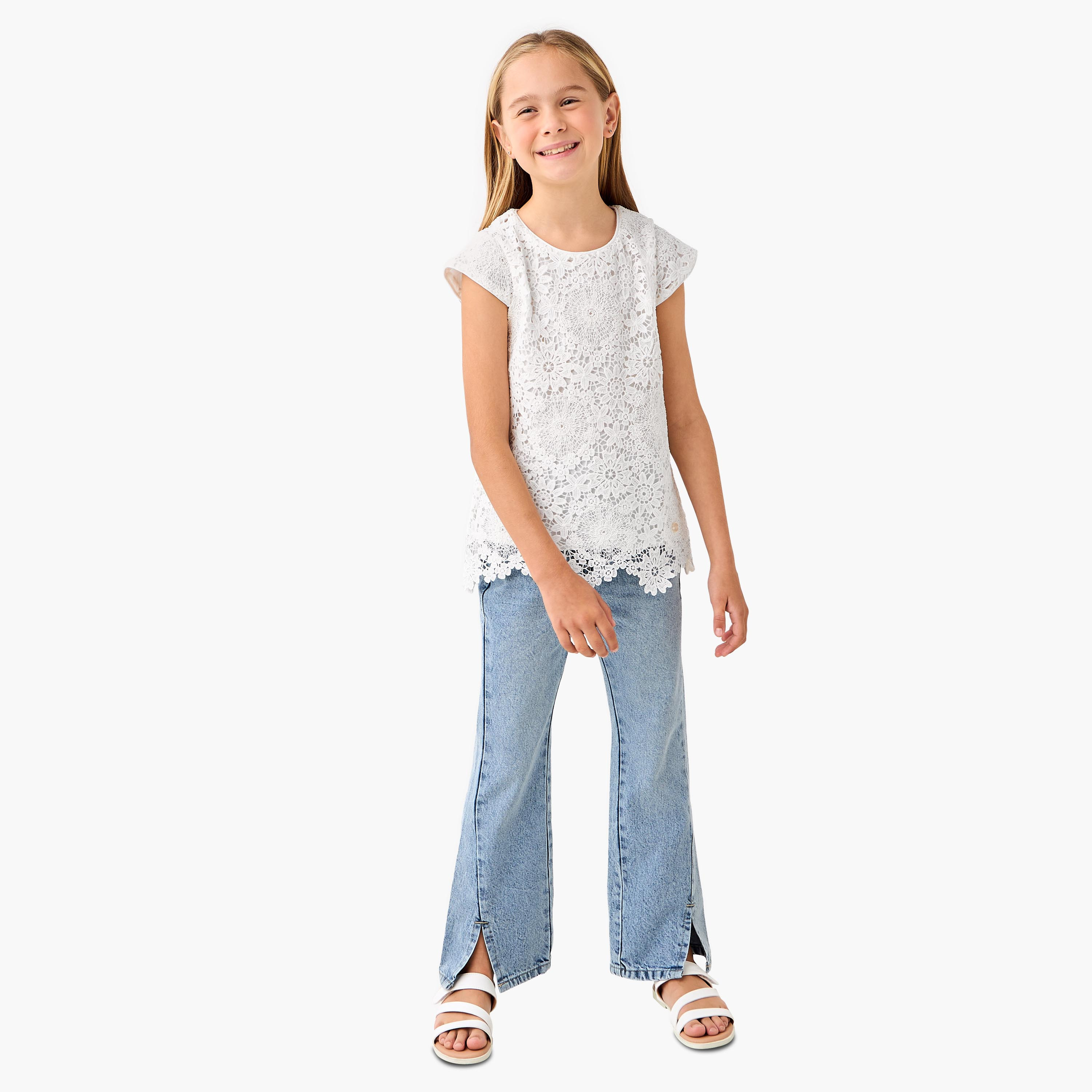 بلوزة بياقة مستديرة وأكمام كاب وتطريزات للبنات من إليجو-girls-clothing-blousesandshirts-image-4