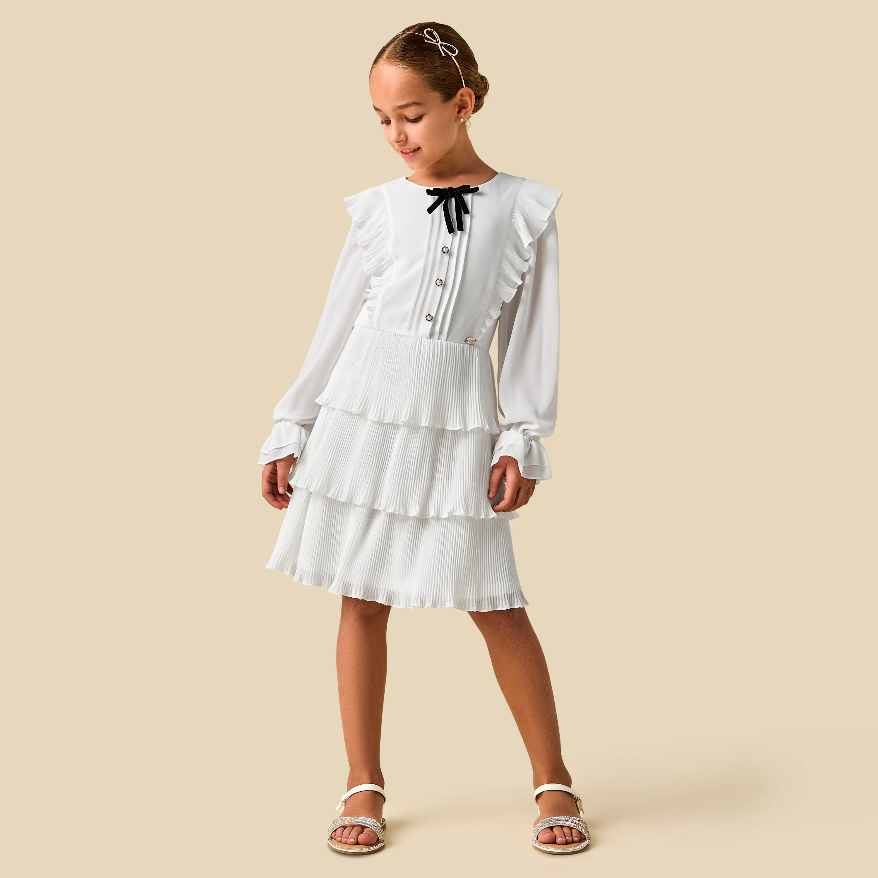 فستان بياقة مستديرة وأكمام طويلة وفيونكة من جونيورز-girls-clothing-dressesandjumpsuits-image-5