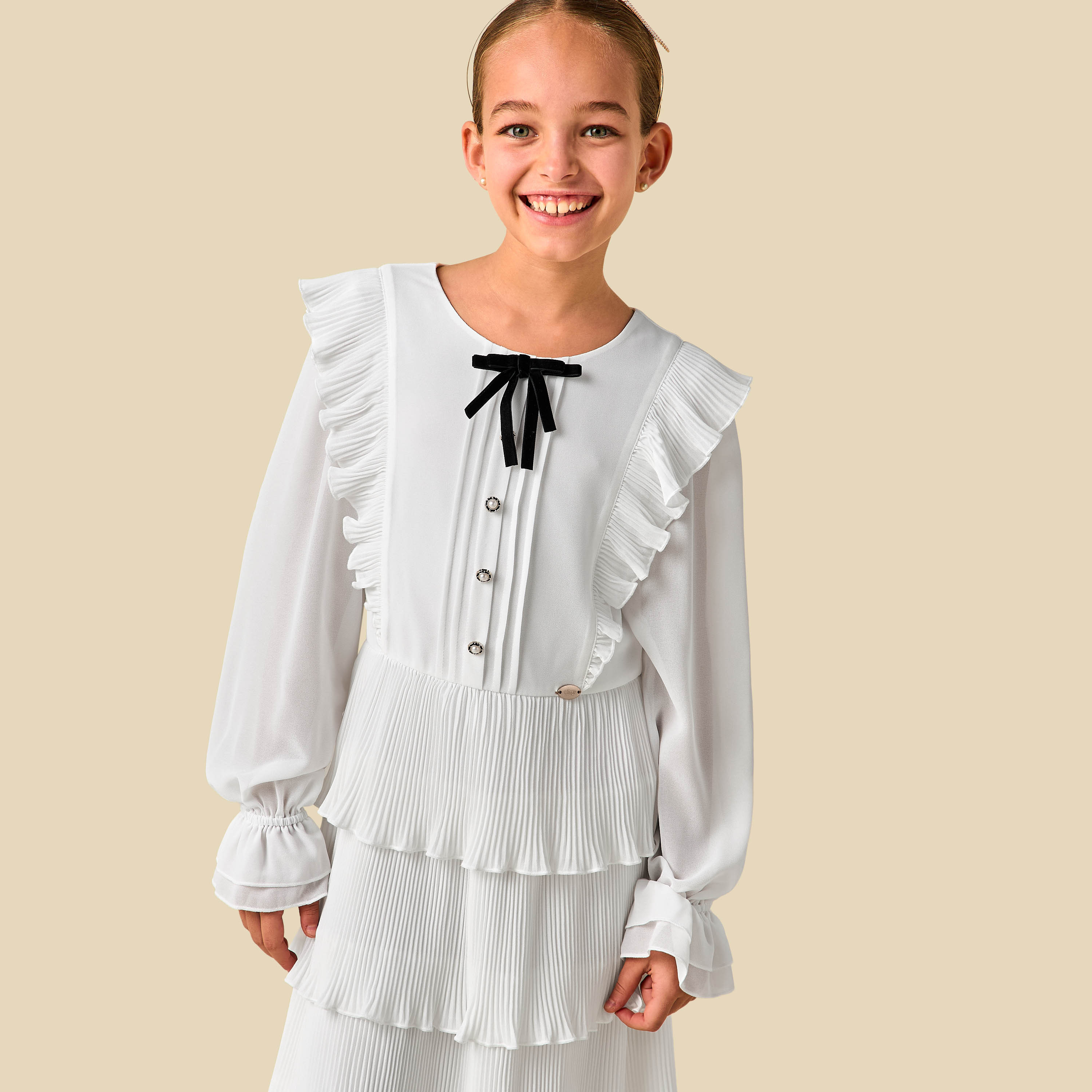 فستان بياقة مستديرة وأكمام طويلة وفيونكة من جونيورز-girls-clothing-dressesandjumpsuits-image-3