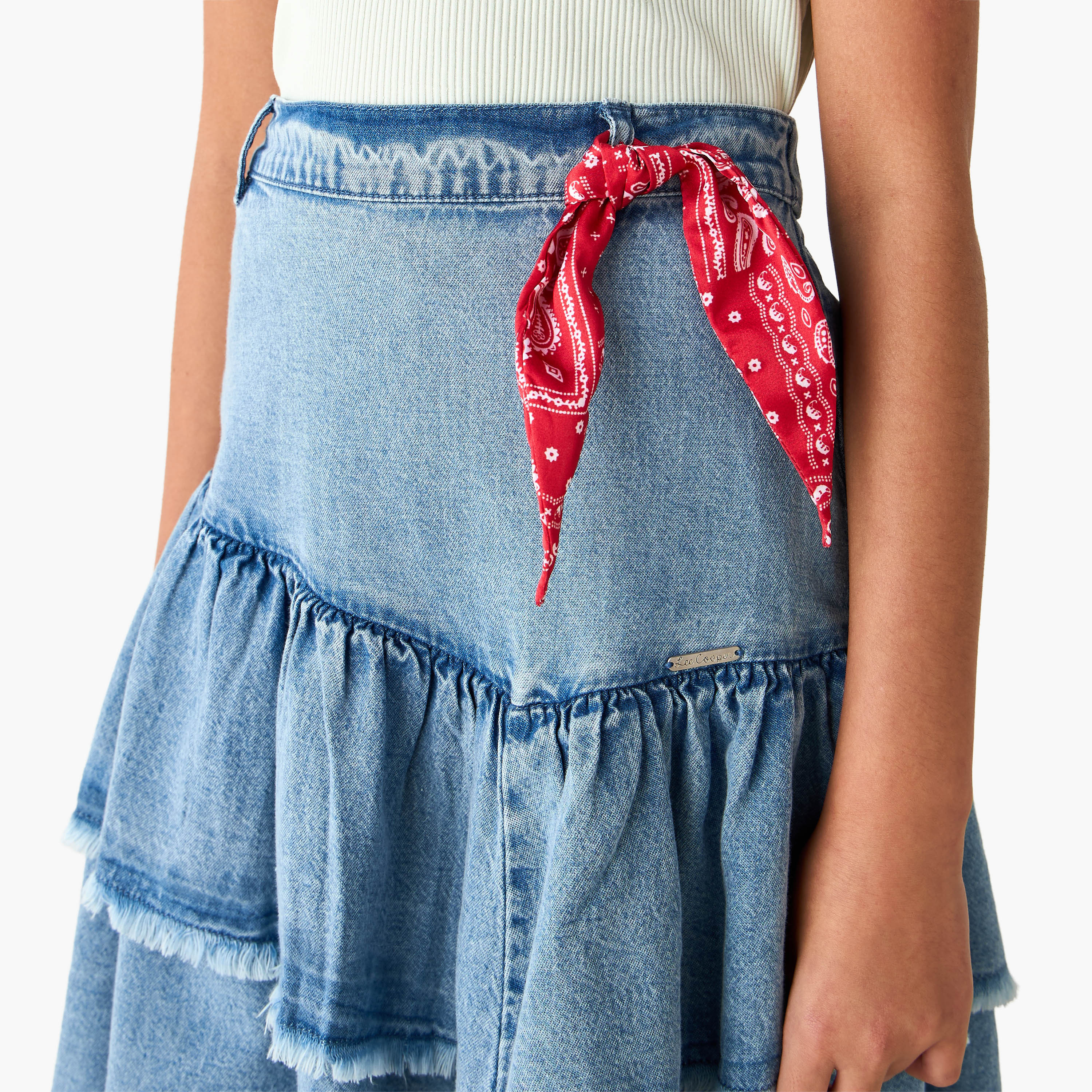 تنورة دينم متعددة الطبقات بطول الركبة وحافة مهدّبة من لي كوبر-girls-clothing-bottoms-skirts-image-2