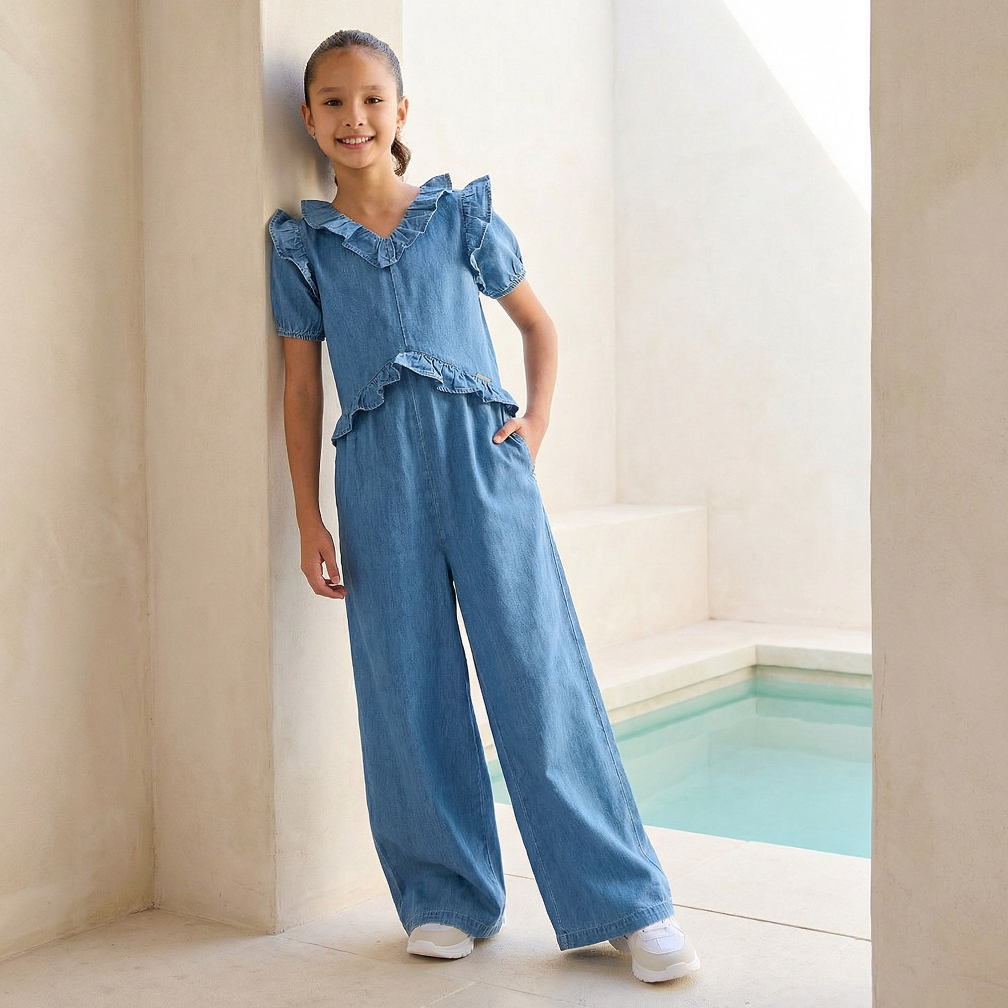 جمبسوت دينم بياقة V وأكمام قصيرة وتفاصيل كشكش من لي كوبر-girls-clothing-dressesandjumpsuits-image-1