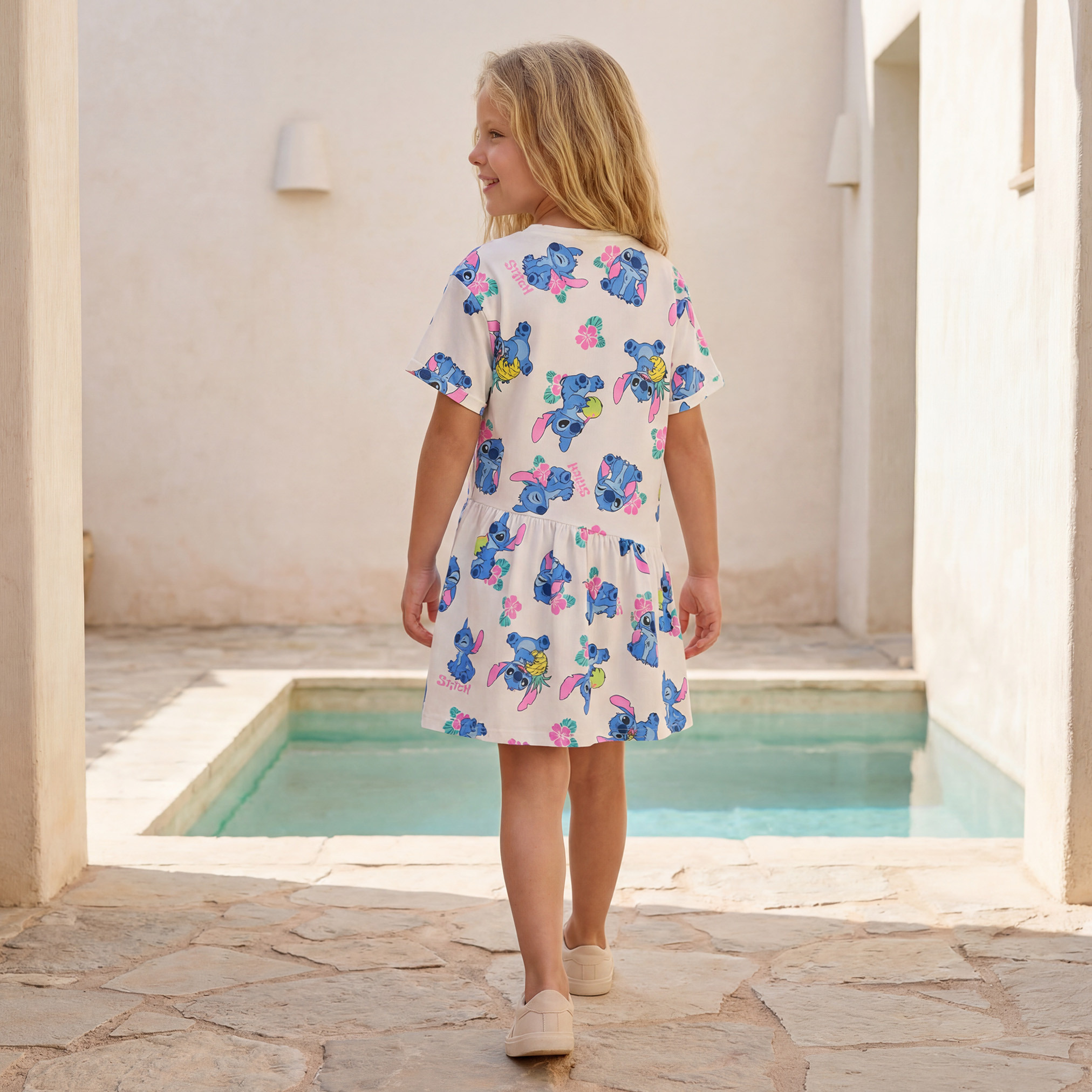 فستان طول الركبة بياقة مستديرة وأكمام قصيرة وطبعات ستيتش من ديزني-girls-clothing-dressesandjumpsuits-image-3