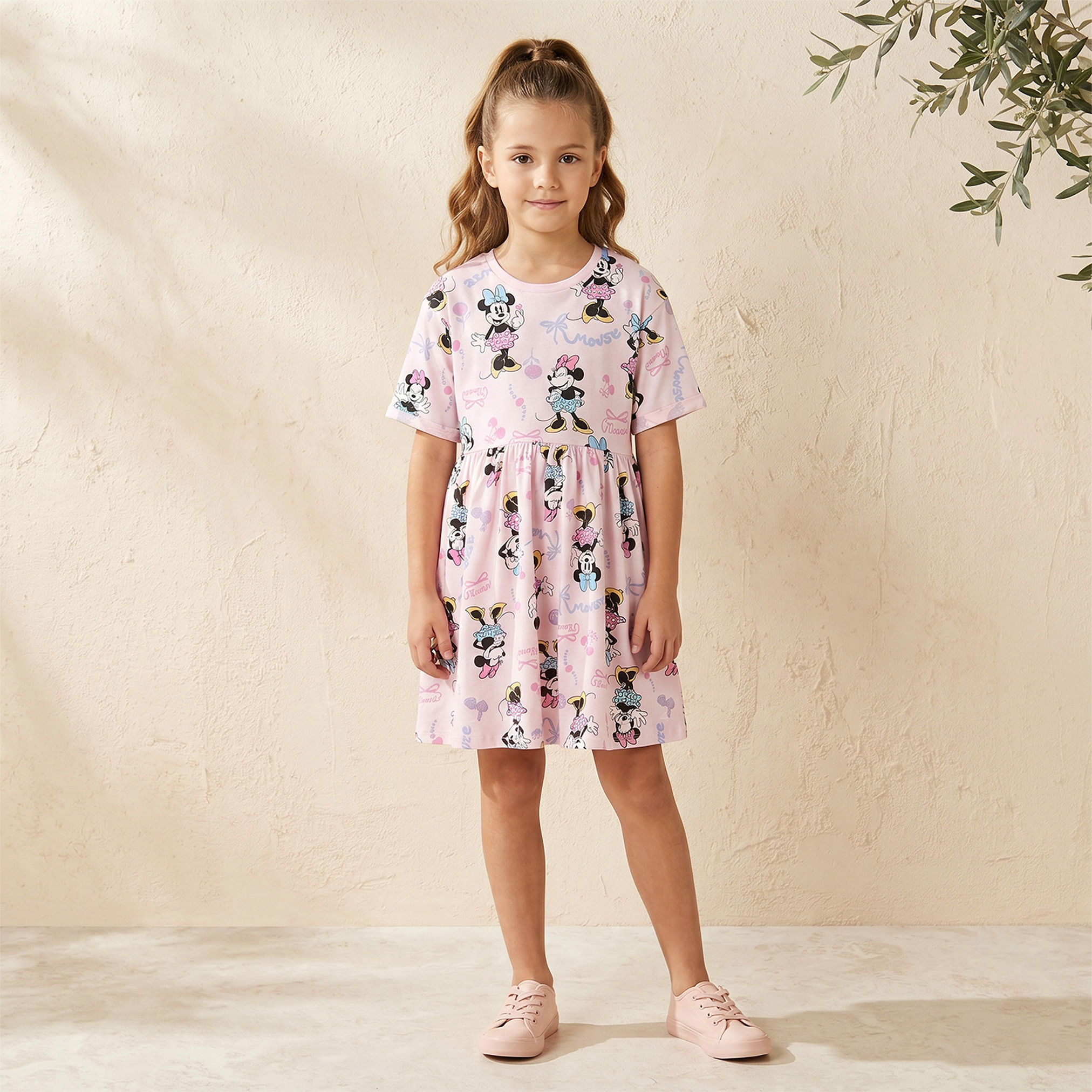 فستان بنات بياقة دائرية وأكمام قصيرة وطول الركبة بطبعة ميني ماوس من ديزني-girls-clothing-dressesandjumpsuits-image-1