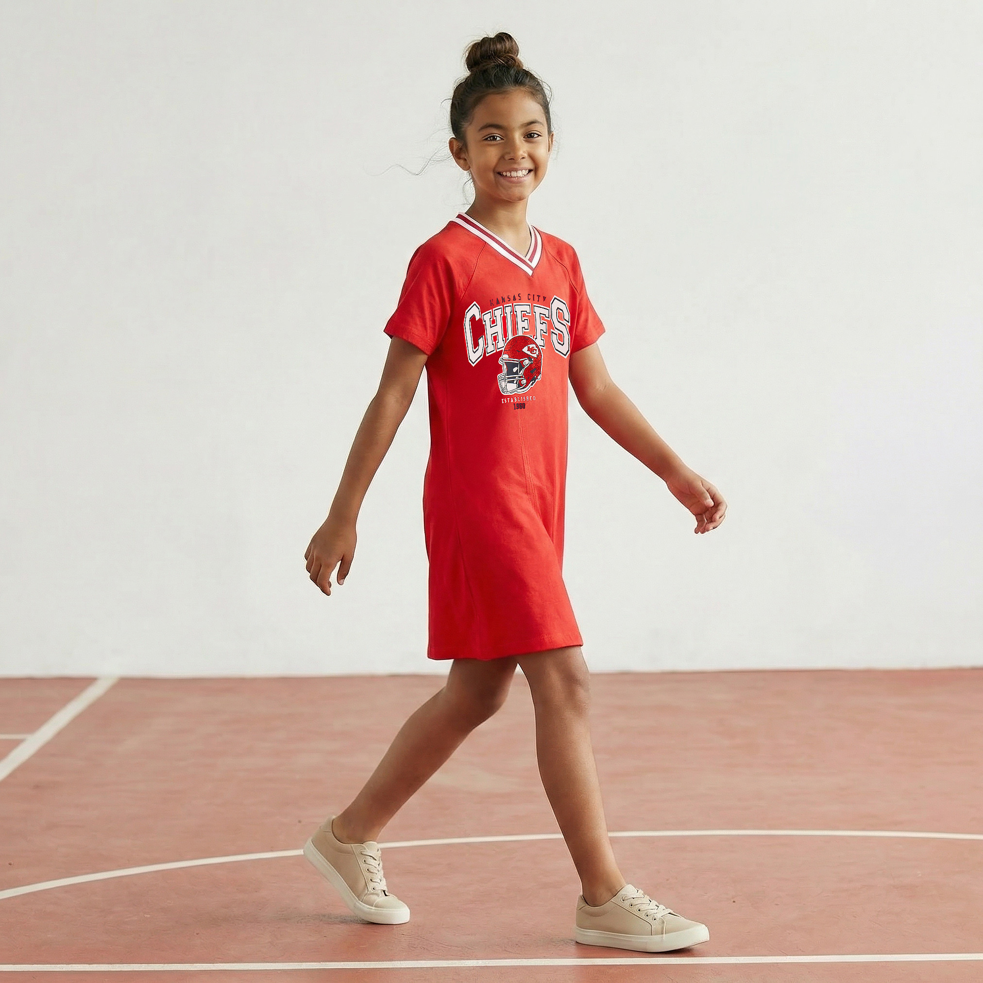 فستان بياقة V وأكمام قصيرة وطبعات من إن إف إل-girls-clothing-dressesandjumpsuits-image-1