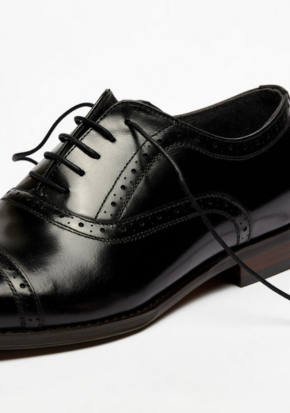 Duchini Men's Textured Oxford Shoes with Lace-Up Closure-Men%27s Formal Shoes-image-5