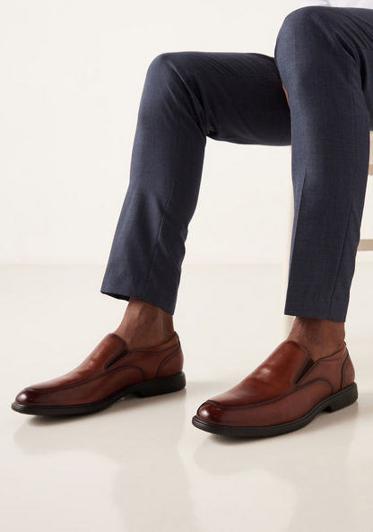 Le Confort Solid Slip-On Loafers-Men%27s Formal Shoes-image-0