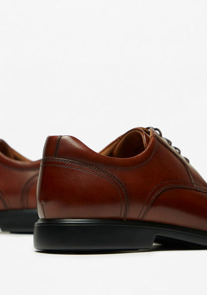 Le Confort Solid Derby Shoes with Lace-Up Closure